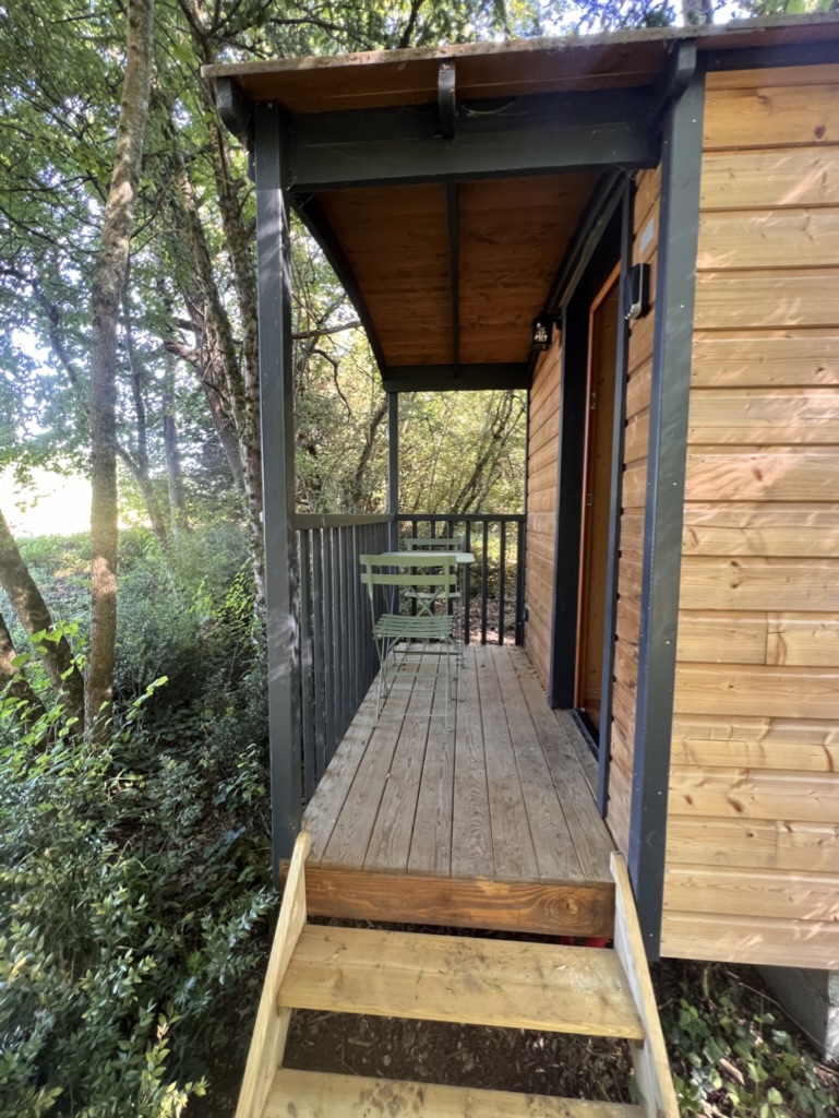 La Roulotte de La Garenne : une escapade insolite en Nouvelle Aquitaine à Saint-Pierre-La-Noue — chambre