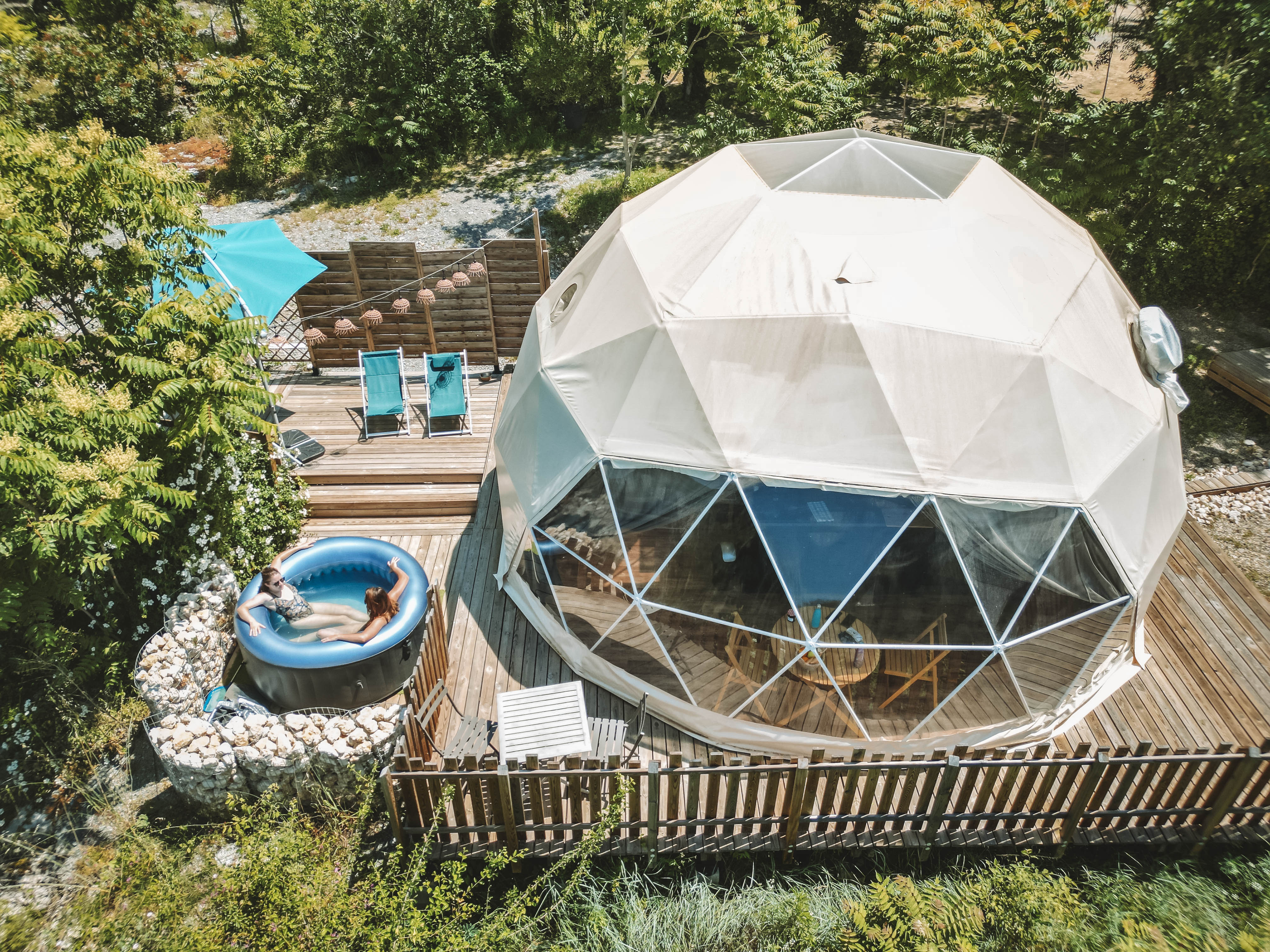 Évasion dans une bulle insolite avec spa en Ardèche — Bulle à Ruoms