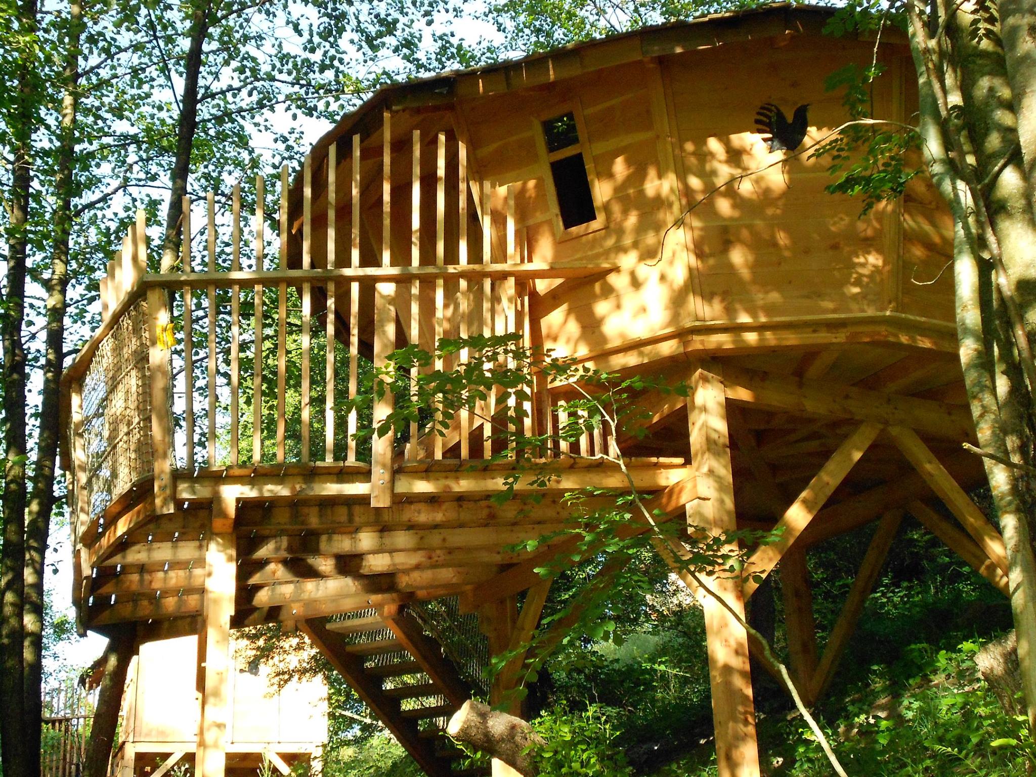 Cabane sur pilotis au fil de l'eau en Alsace à Grandfontaine — vue intérieure