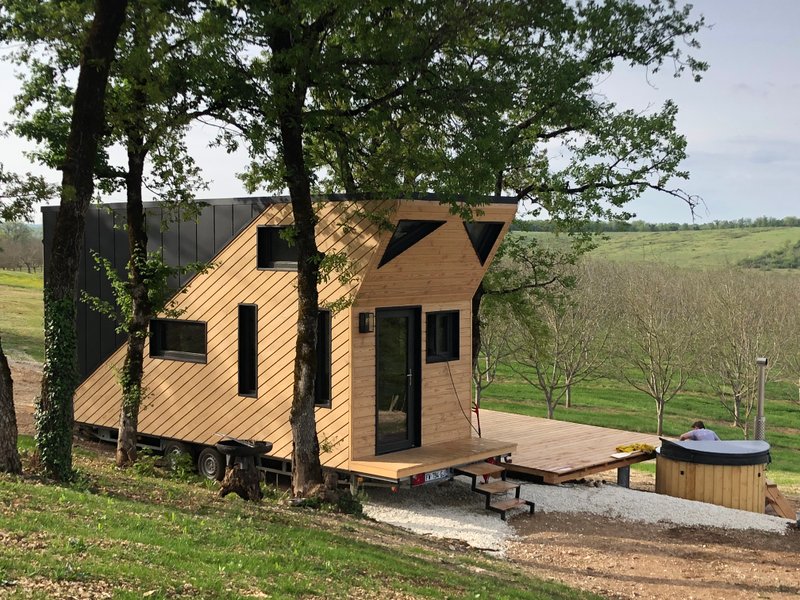 Évasion en tiny house avec bain nordique à la ferme