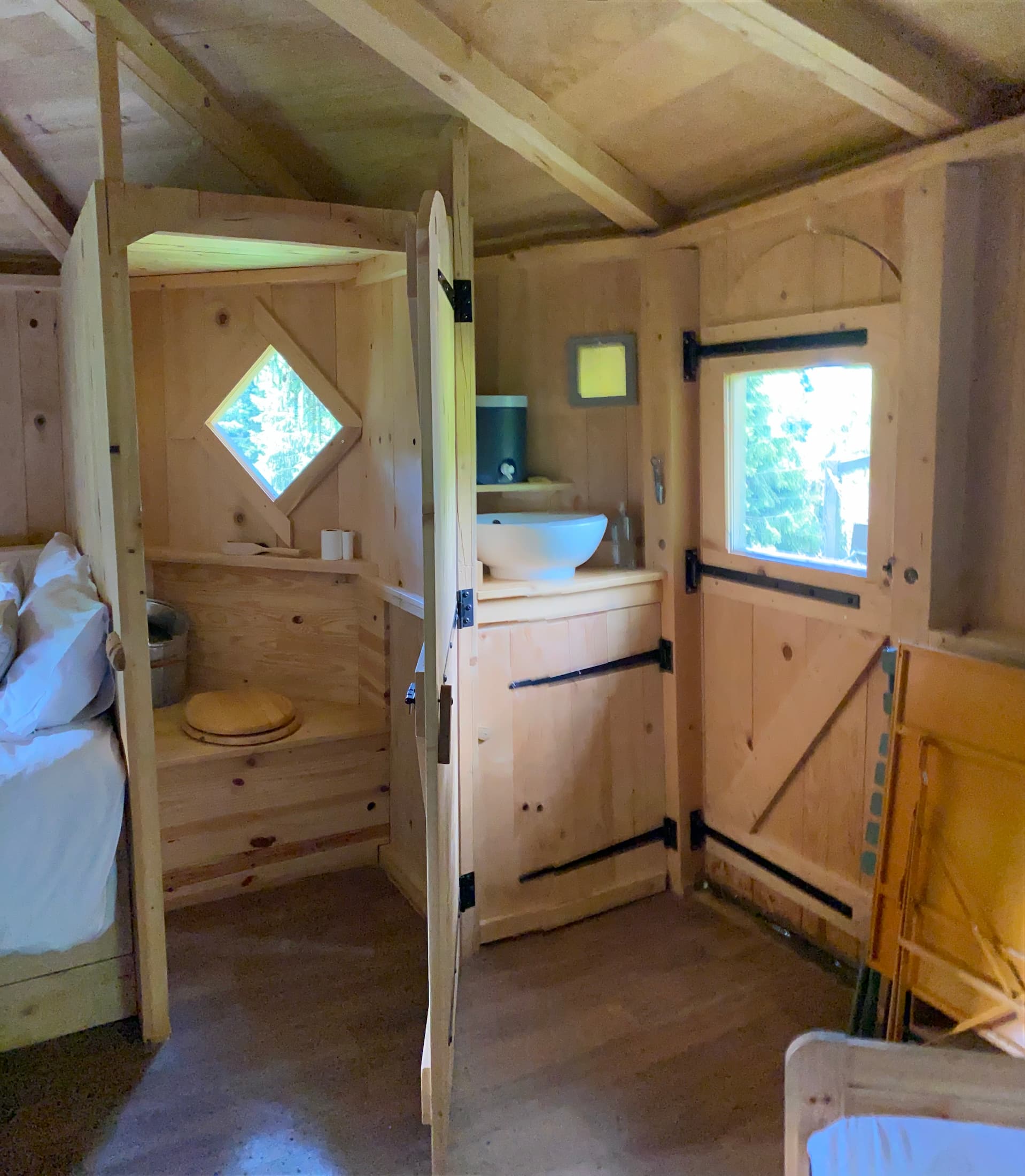 Cabane la Mont Blanc — Nuit perchée à 8m en Haute-Savoie à Saint-Félix — espace de vie