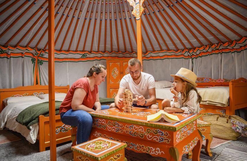 Yourte Altaï — Séjour insolite avec spa à Pas-de-Calais à Béthune — chambre