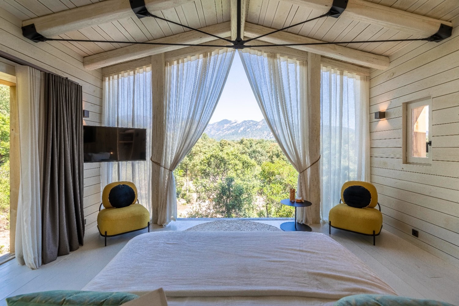 Centauri — Cabane dans les arbres avec spa à Corse-du-Sud à Porto-Vecchio — vue depuis la terrasse