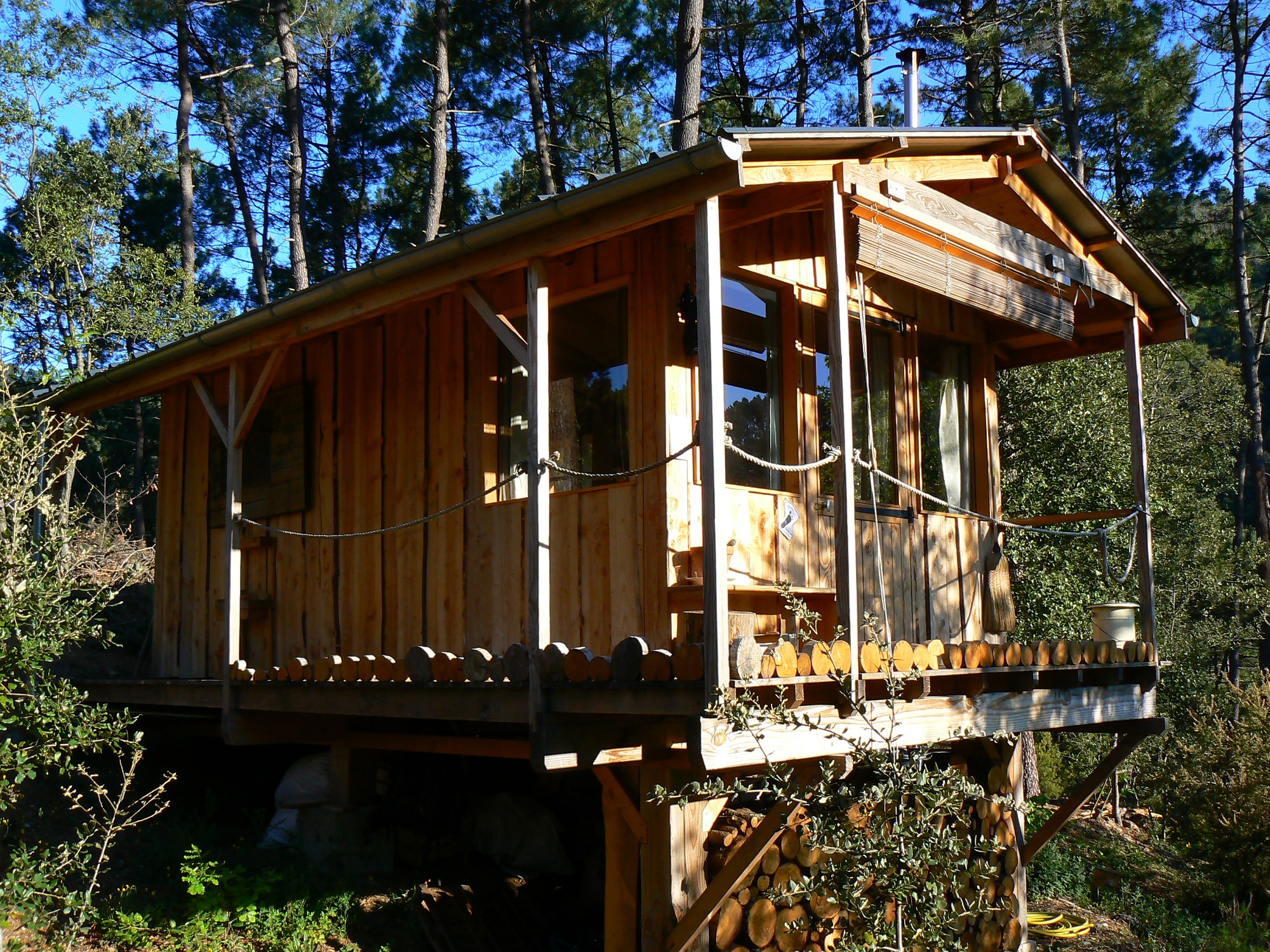 La Cabane sur pilotis : une évasion unique en Languedoc-Roussillon