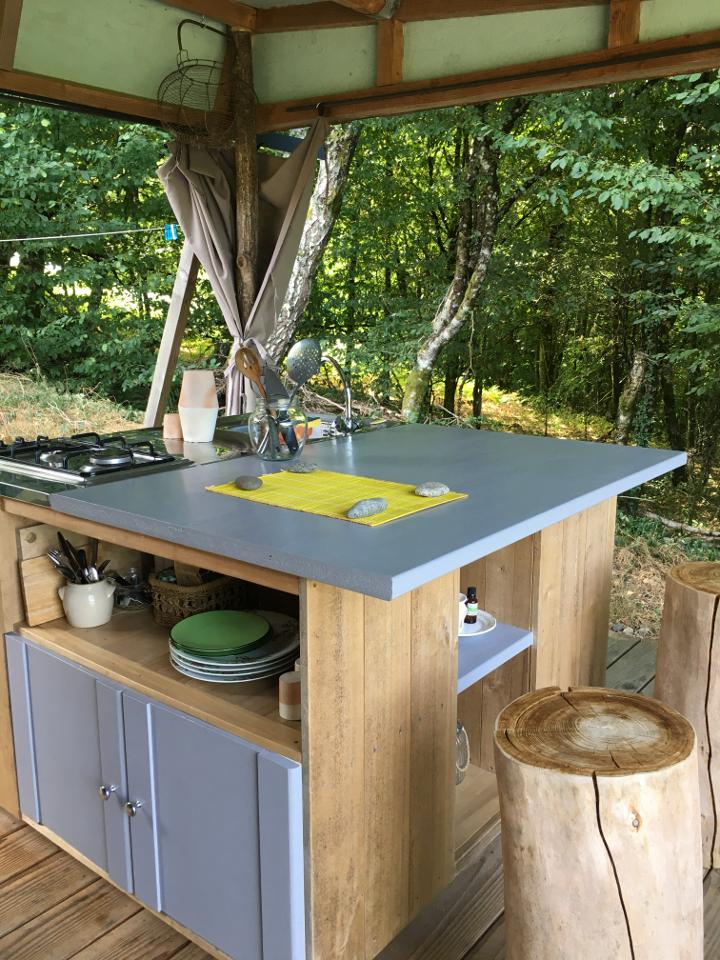 Cabane Poussière d'étoile — Séjour insolite en micro ferme en Corrèze à Argentat-Sur-Dordogne — chambre