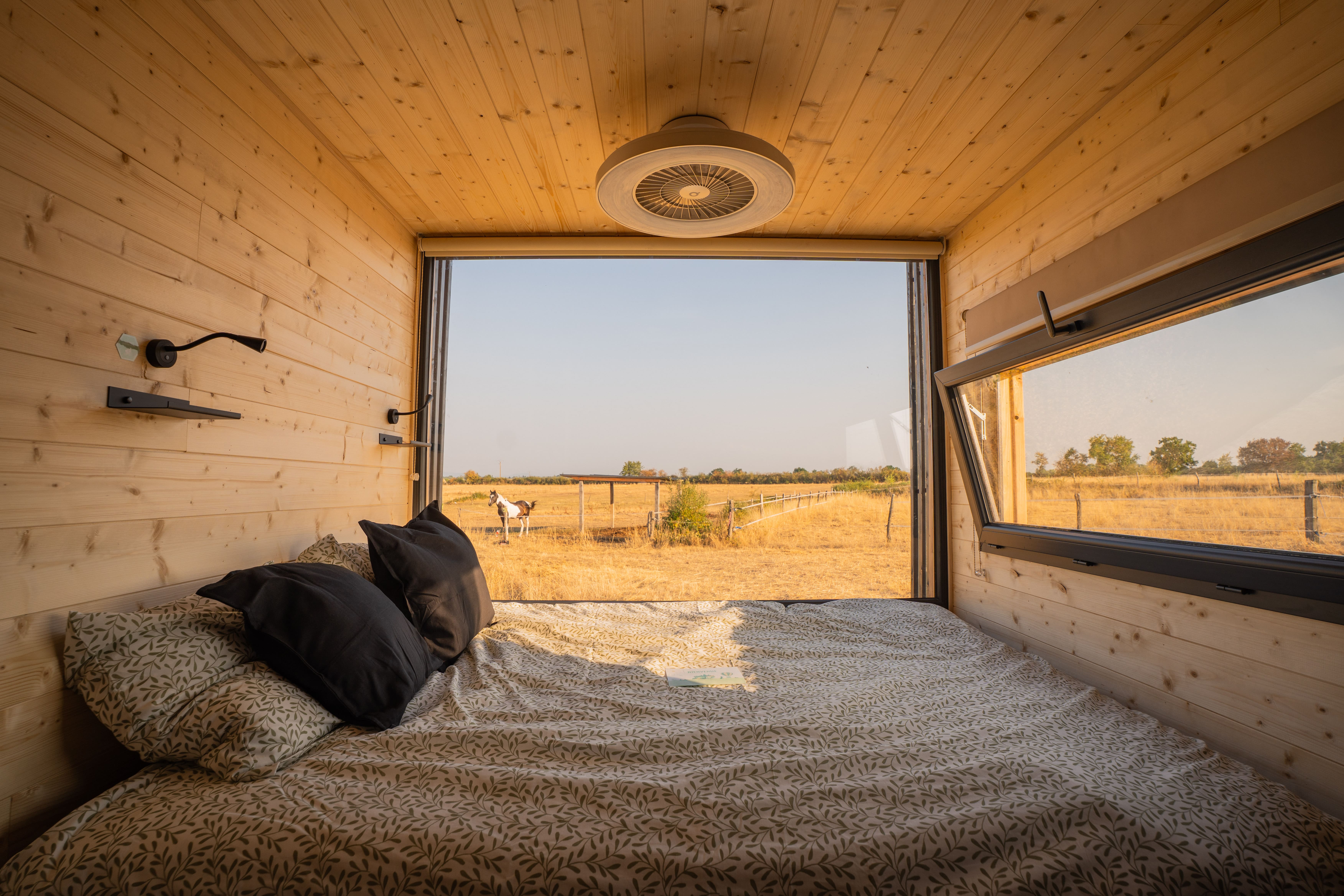Homnest — Tiny house avec spa à Espinasse (Allier) à Vozelle — vue intérieure