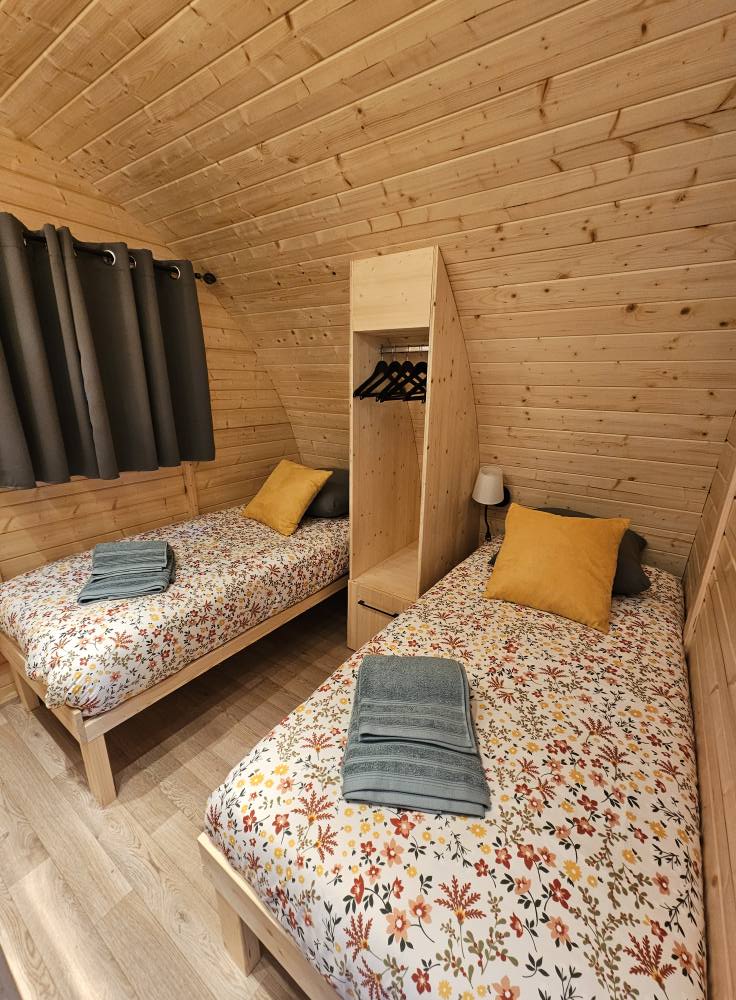 Double Pod — Hébergement insolite avec spa à Rainville (Vosges) à Rainville — environnement naturel