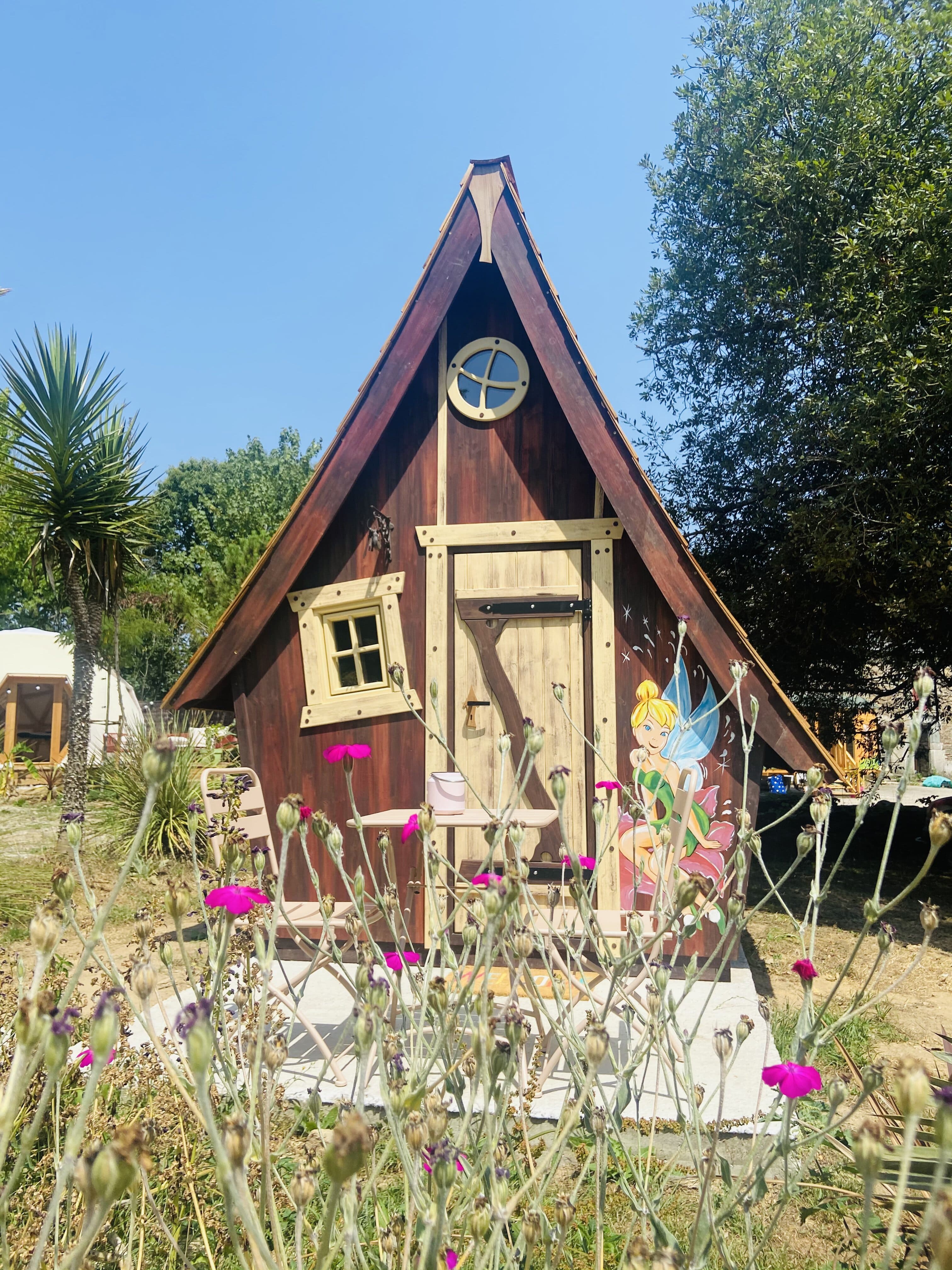 Au Pays des fées : une cabane enchantée en Bretagne