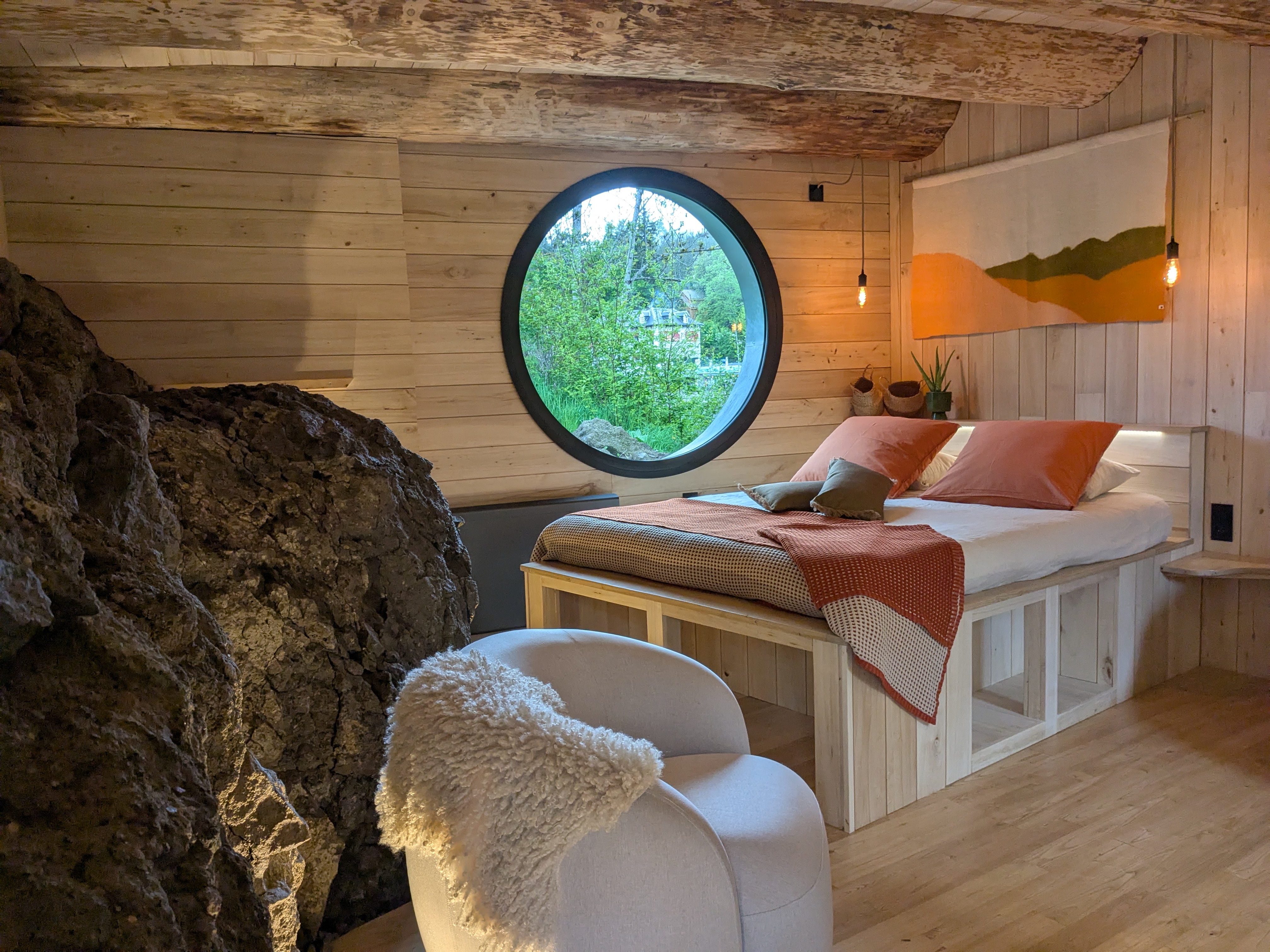 La belle Troglodyte des volcans : un refuge insolite en Auvergne