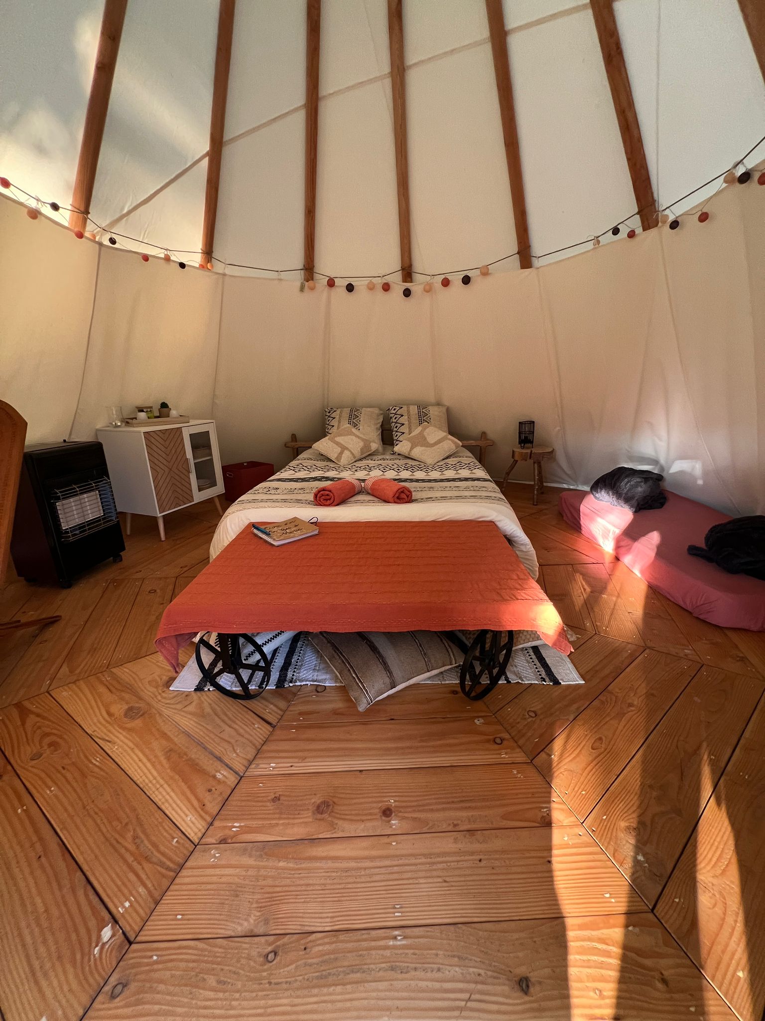 Le Tipi à Marie — Nuit en pleine nature avec spa à Tarn à Albi — chambre