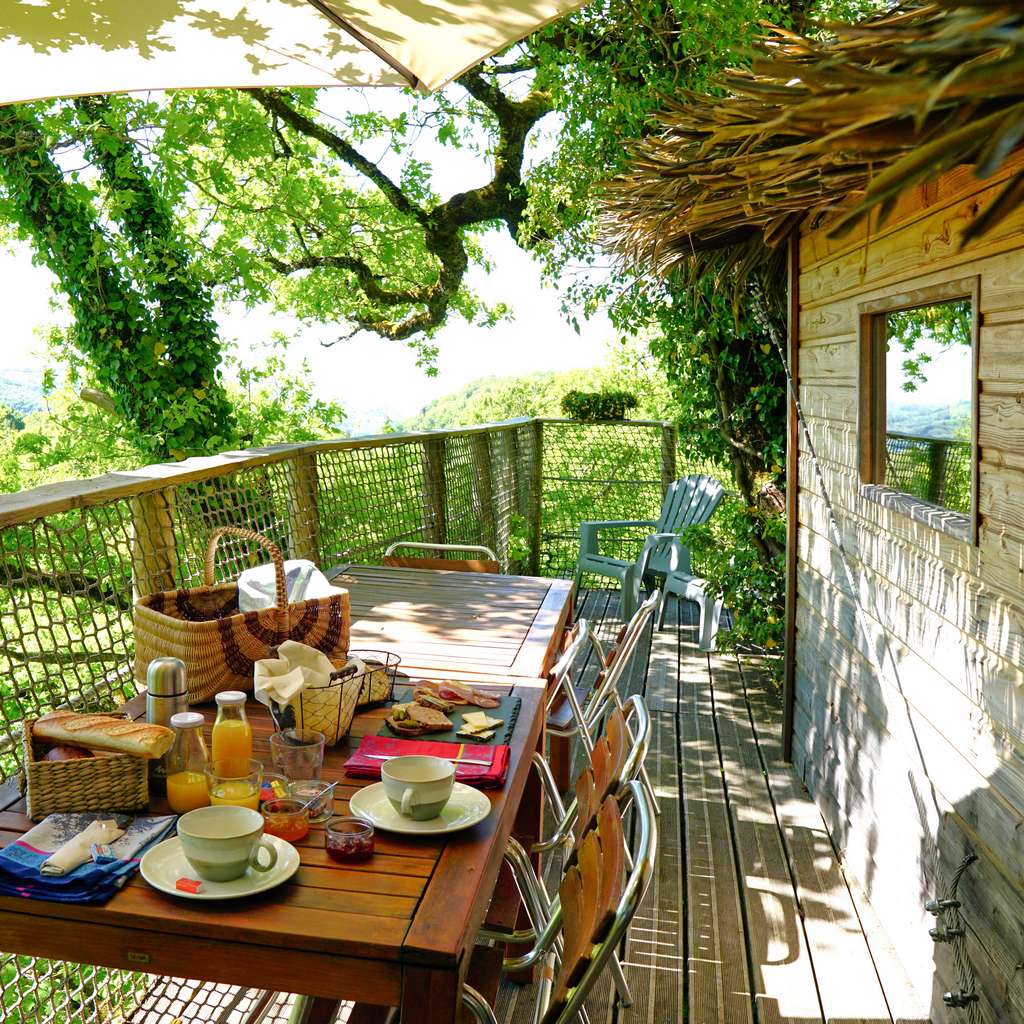 Cygne Chanteur : une cabane perchée au cœur de l'Auvergne à St Simon — vue intérieure