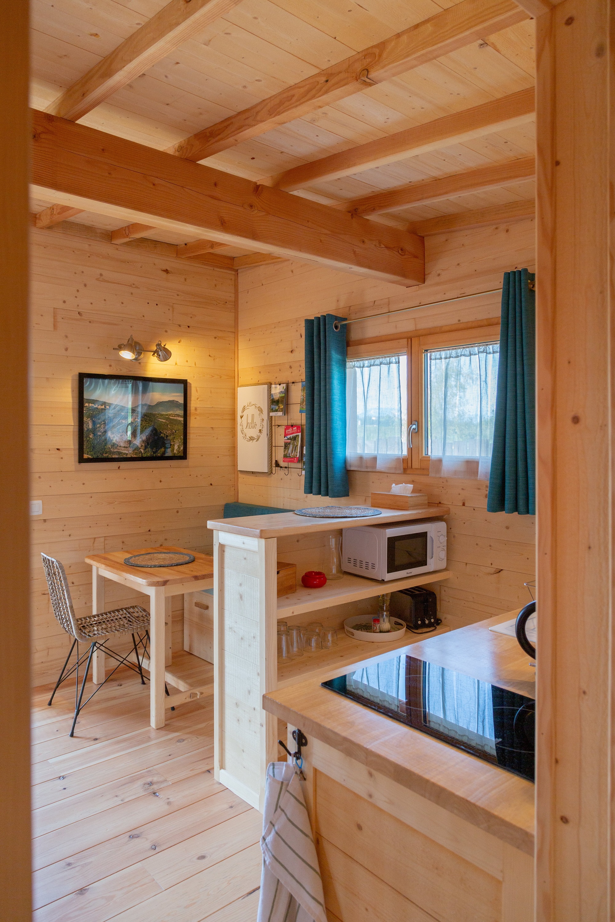 Cabane Spa Duo : une immersion sensorielle en Rhône-Alpes à Virignin — cuisine