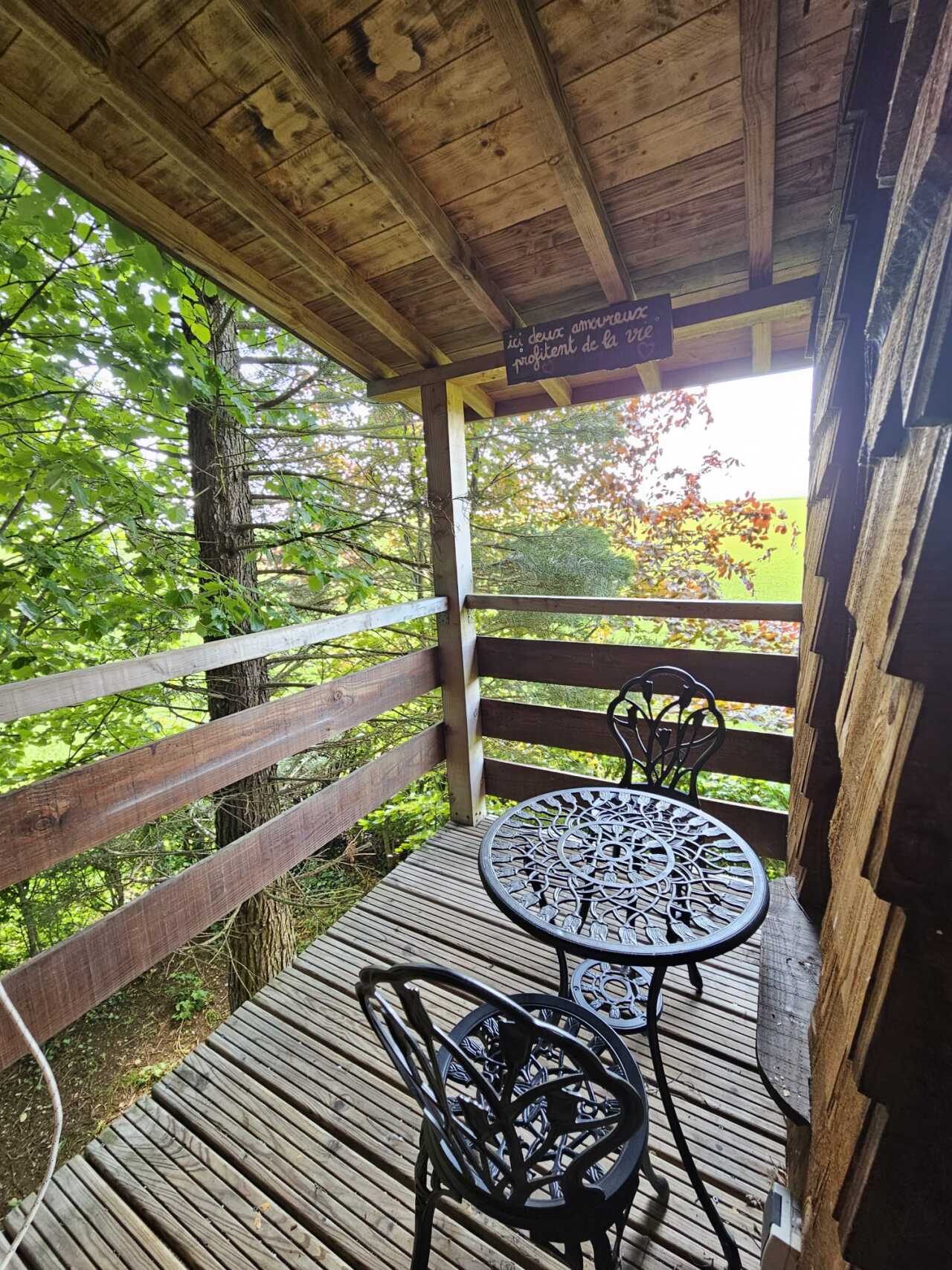 L'Ourson Love : une cabane sur pilotis au cœur de la Picardie à Essuiles — salle de bain