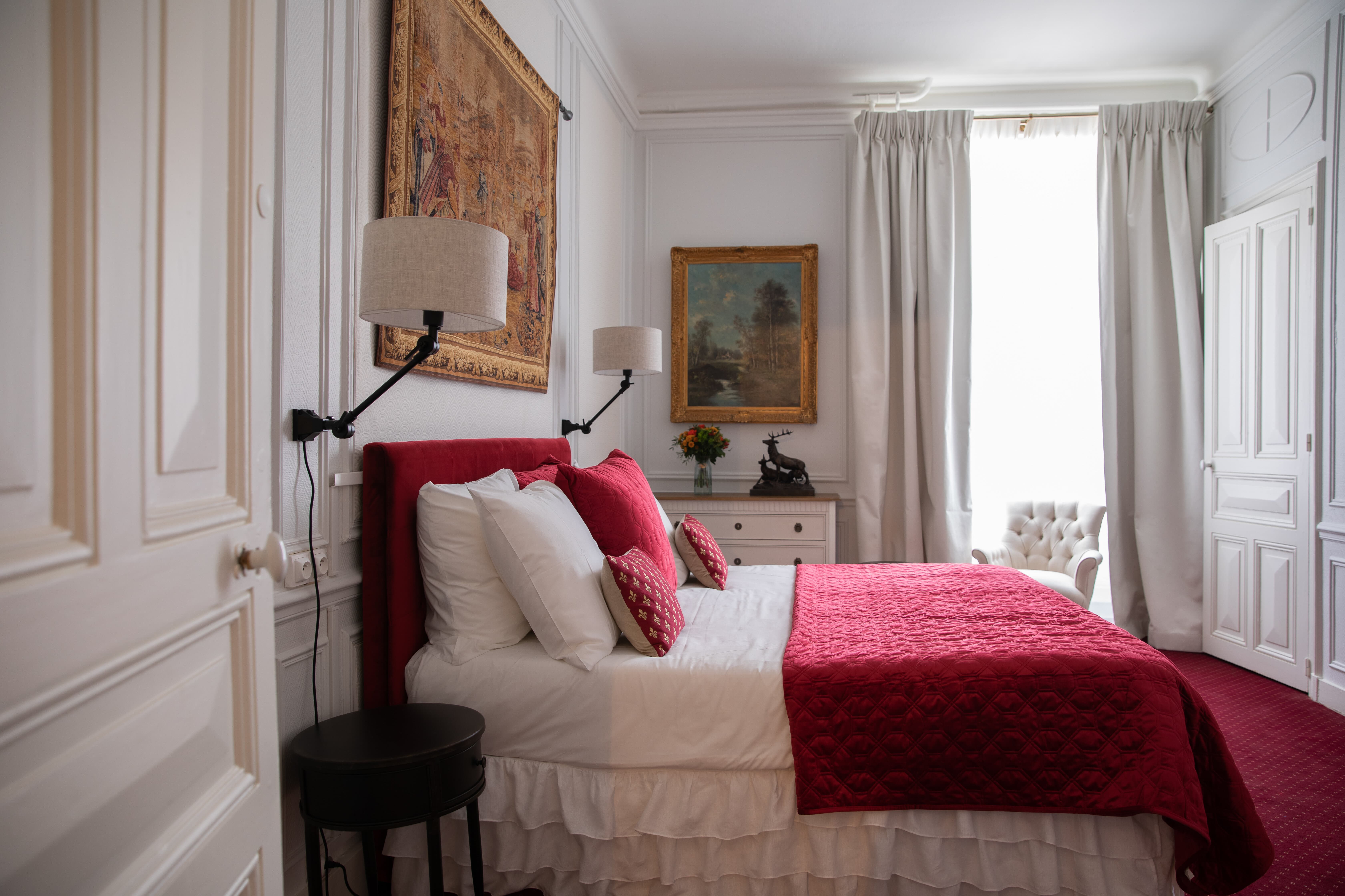 Évasion en Suite Royale : un cocon de luxe en Centre-Val de Loire à Ballan-Miré — vue intérieure
