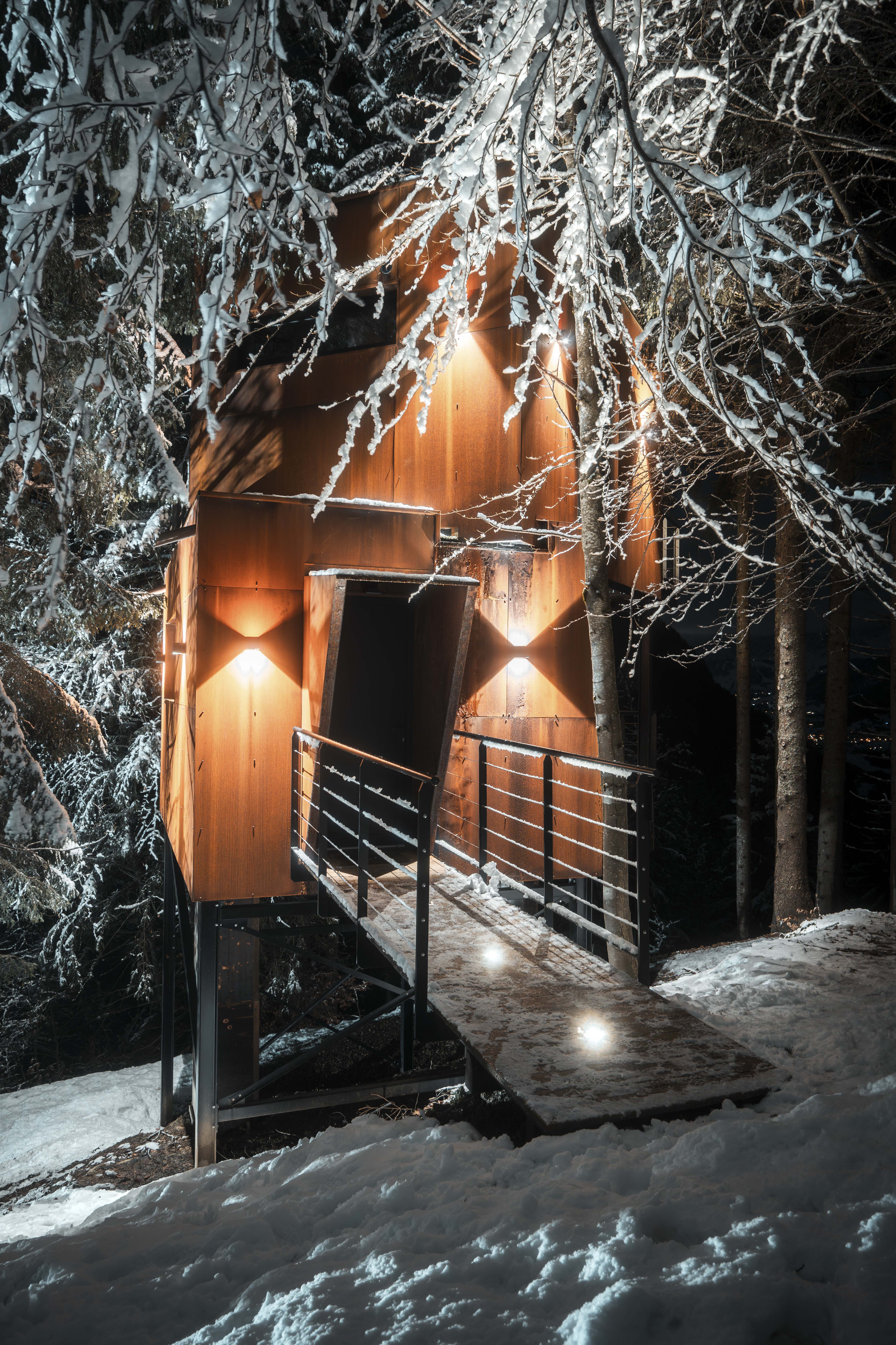 Cabane sur pilotis à la Belle Étoile avec spa privatif à Saint Nicolas La Chapelle — vue intérieure