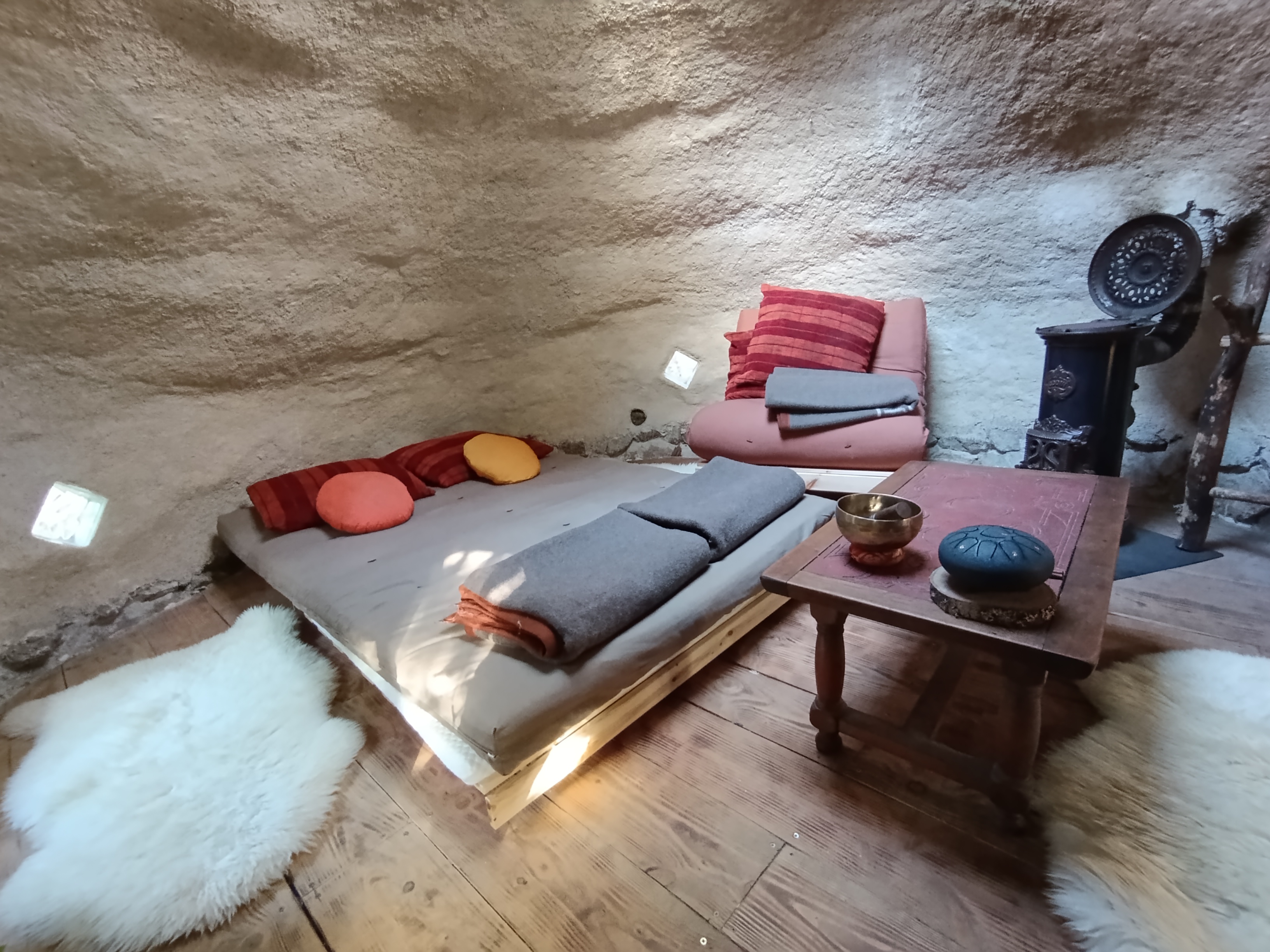 Le dôme des Châtaigniers : une évasion insolite en Auvergne à St Nicolas Des Biefs — espace de vie