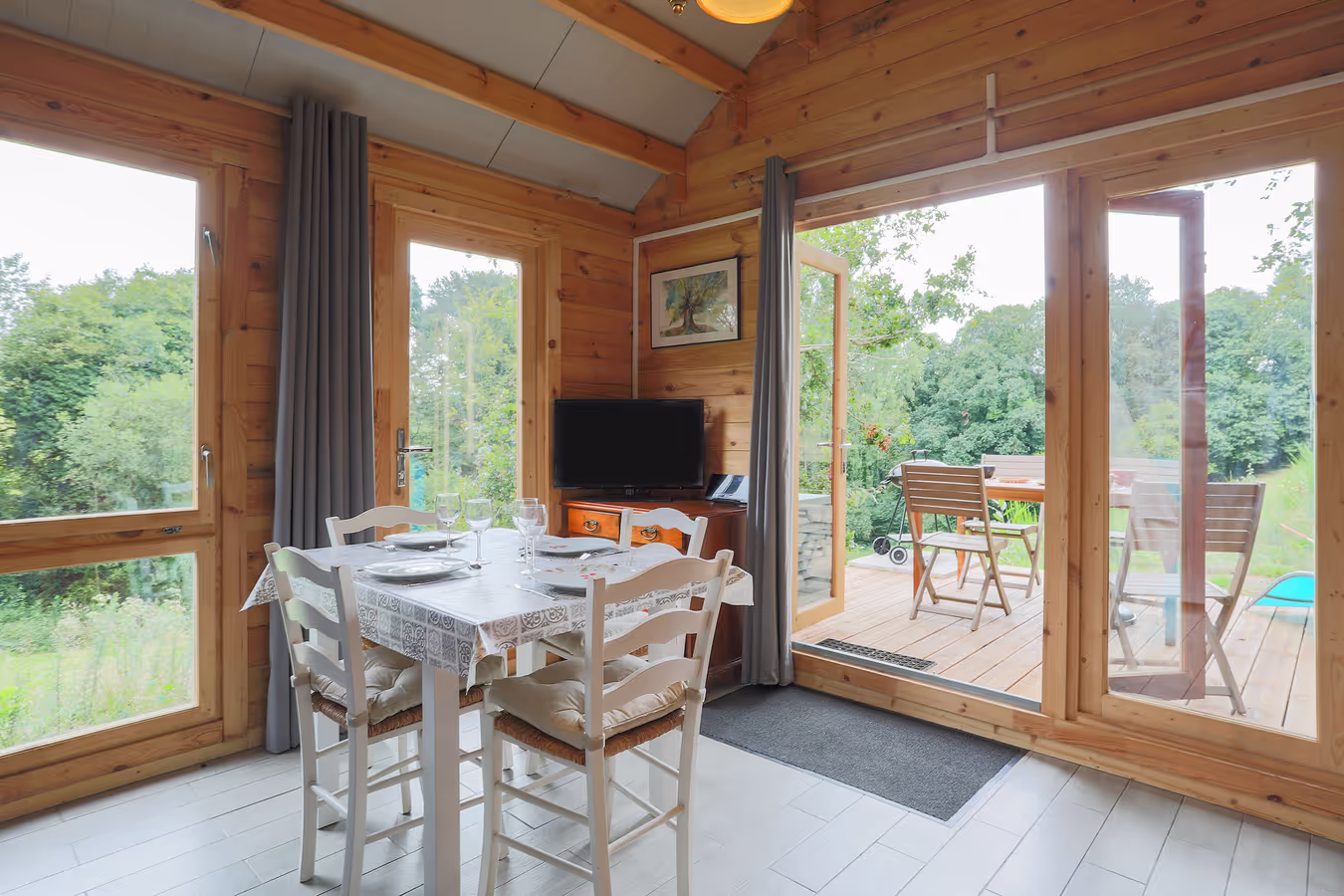 Ty Koad — Chalet avec spa et jacuzzi en Finistère à Keryanti — chambre