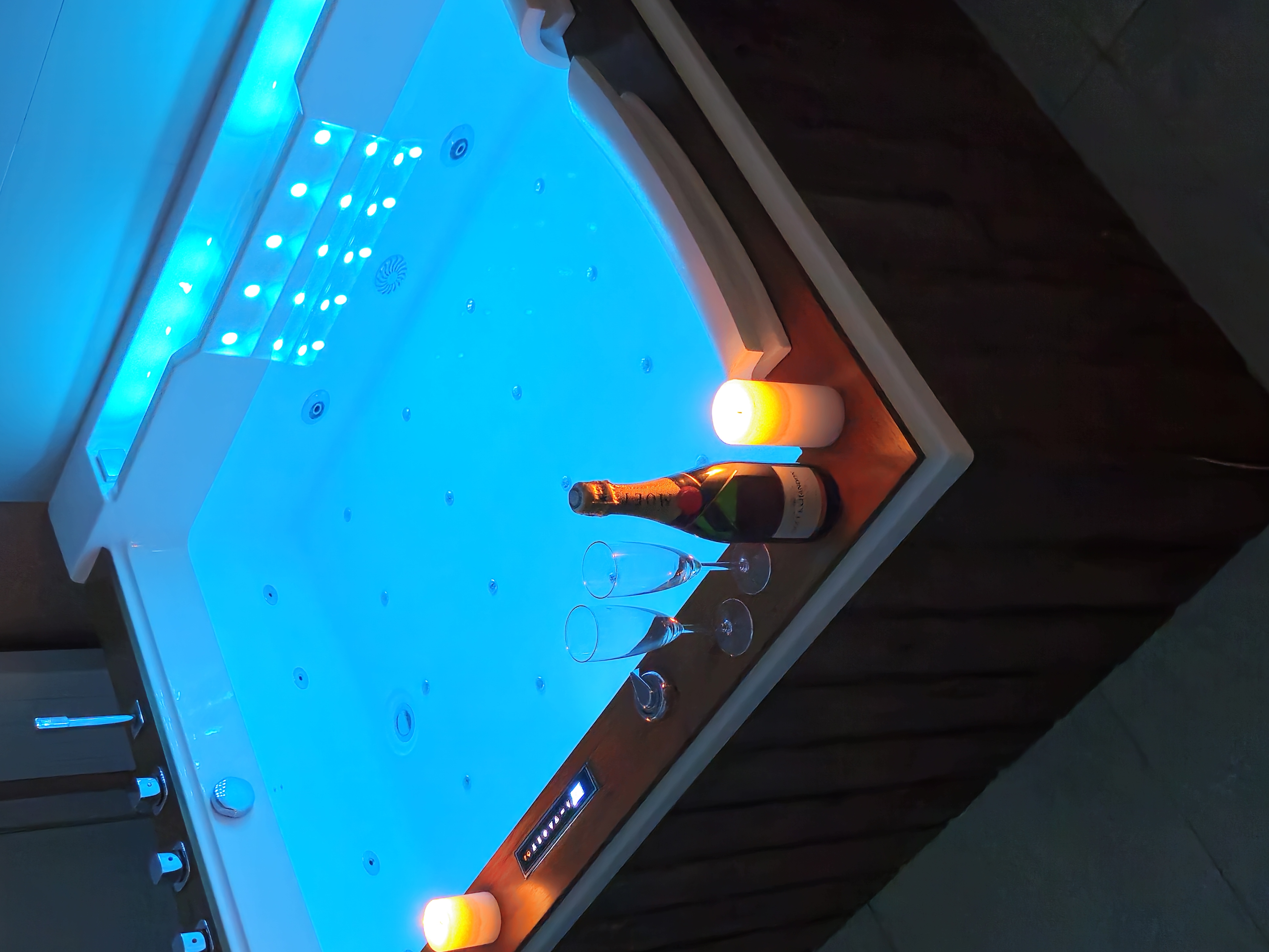 Loft L'Instant — Maison insolite avec jacuzzi à Saint-Valery-en-Caux à Saint-Valery-en-Caux — salle de bain
