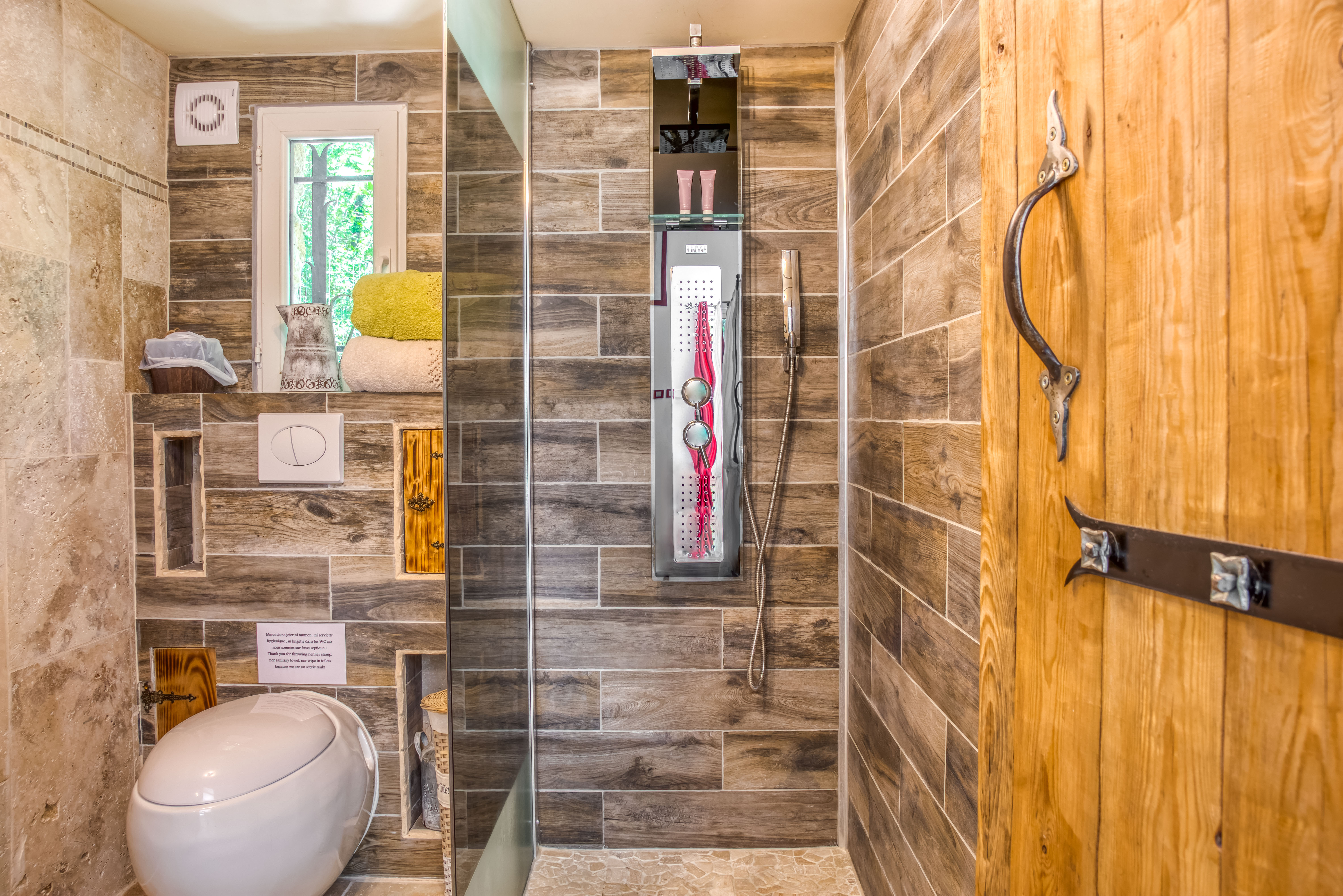 Le Bastidon de l'Ange : un cabanon enchanteur en Provence à Méounes-Les-Montrieux — salle de bain
