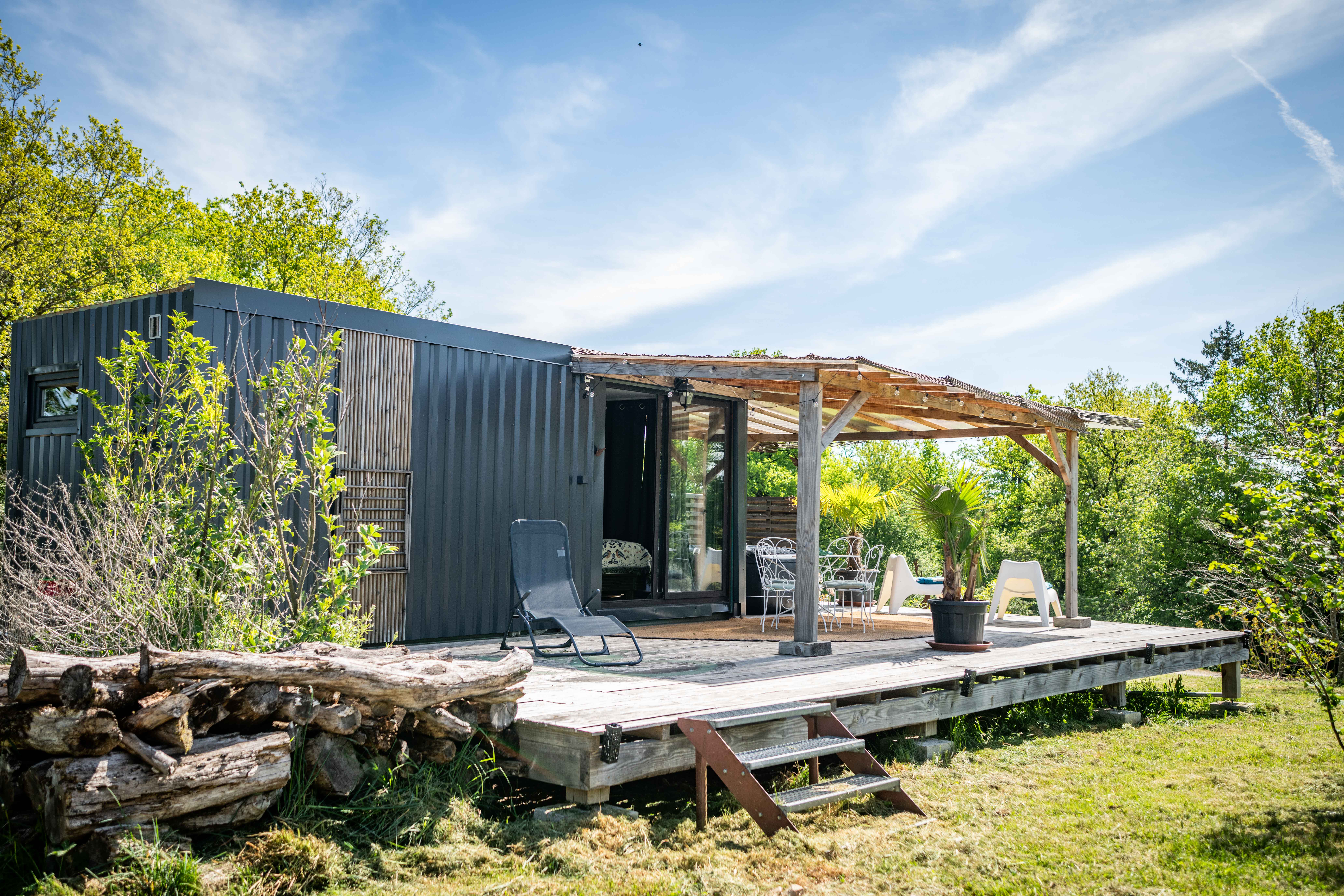 Container Gaïa & Spa : une immersion insolite en Bourgogne à Saint Germain Des Champs — chambre