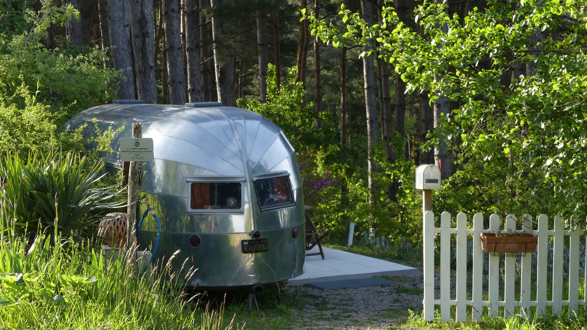 NAIA 1949 — Caravane avec spa à BelRepayre, Ariège à Manses — environnement naturel