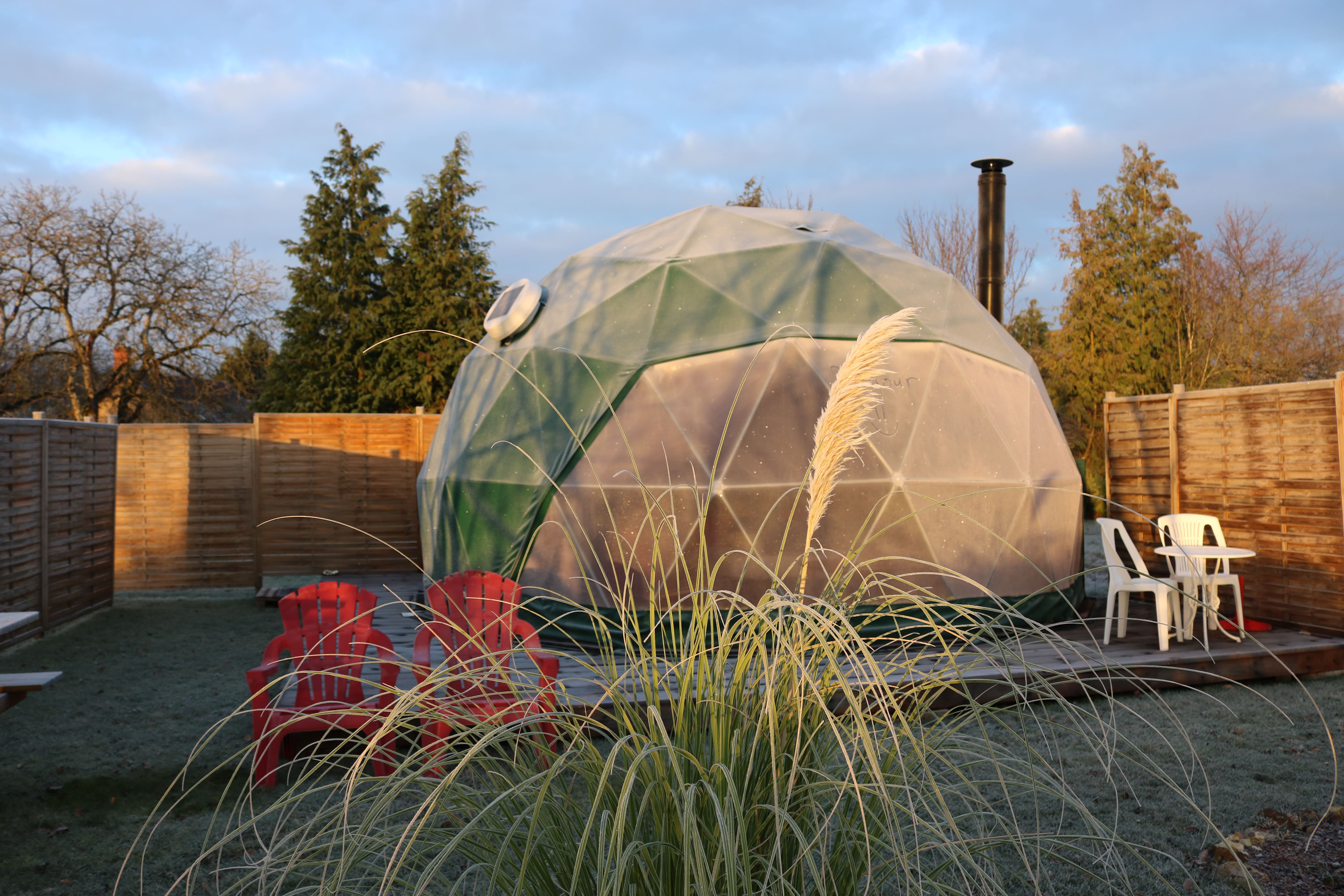 Zen Dome — Dôme avec spa et vue sur la campagne en Indre à Chazemais — chambre