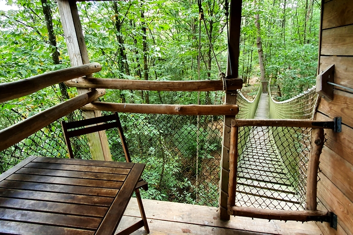 Cabane Hulotte — Nuit perchée à 8m dans les arbres en Mayenne à L'Orbière — espace de vie