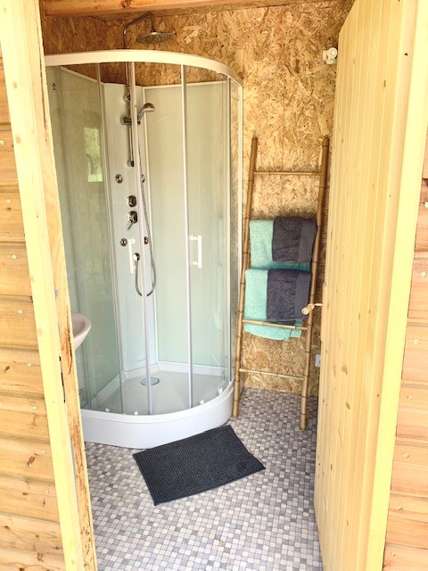 Photo 9/9 — Tente « Évasion en tente lodge avec spa privatif en Midi-Pyrénées » à Gourdon Lot