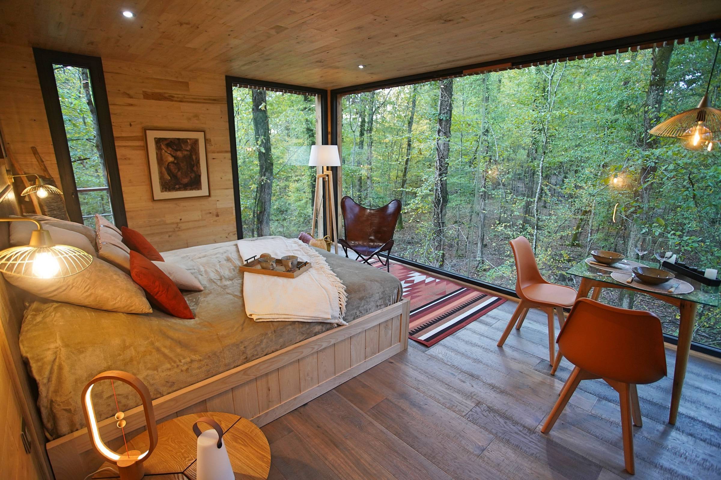 Lodge Nude & Spa : une expérience suspendue à Esvres-Sur-Indre — espace de vie