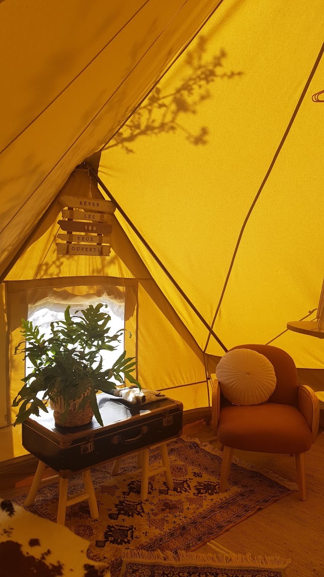 Tente Sibley le Bonheur & Spa : une expérience unique en Aquitaine à Berson — salle de bain