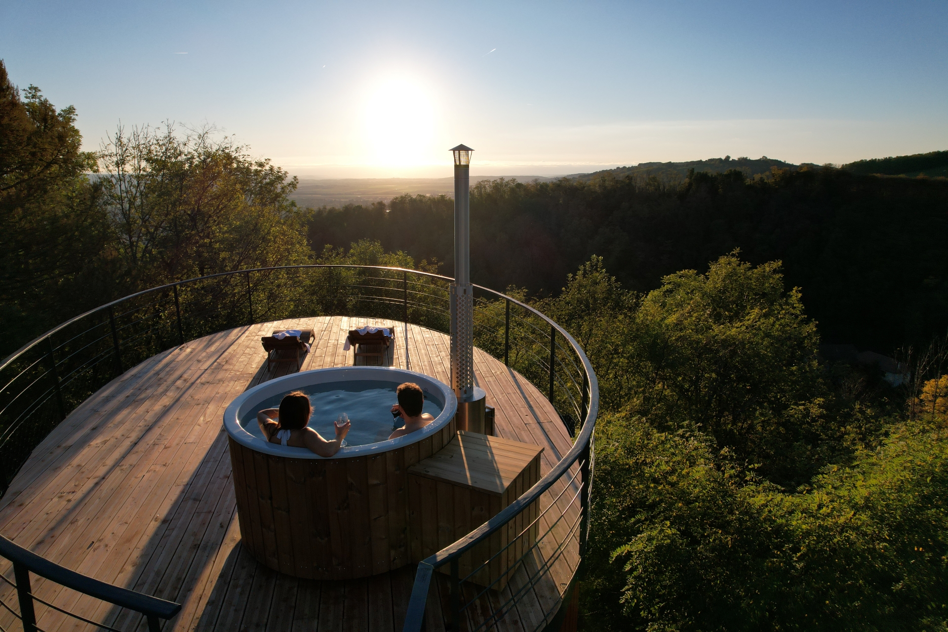 Lodge SPA Prestige : une cabane sur pilotis au cœur des Alpes à Gillonnay — cuisine