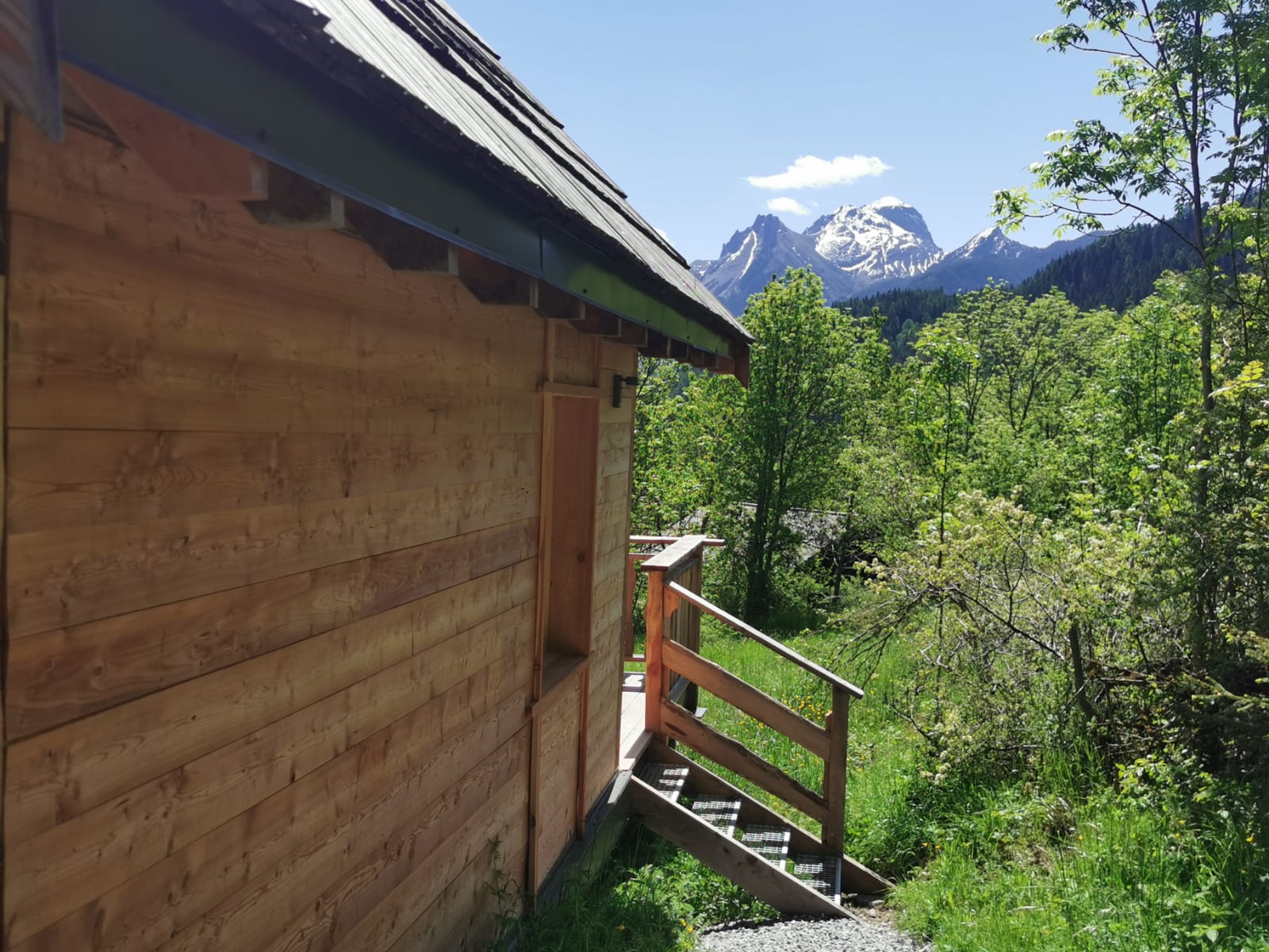 Cabane Les Séolanes : une escapade perchée en pleine nature à Le Lauzet Ubaye — espace de vie