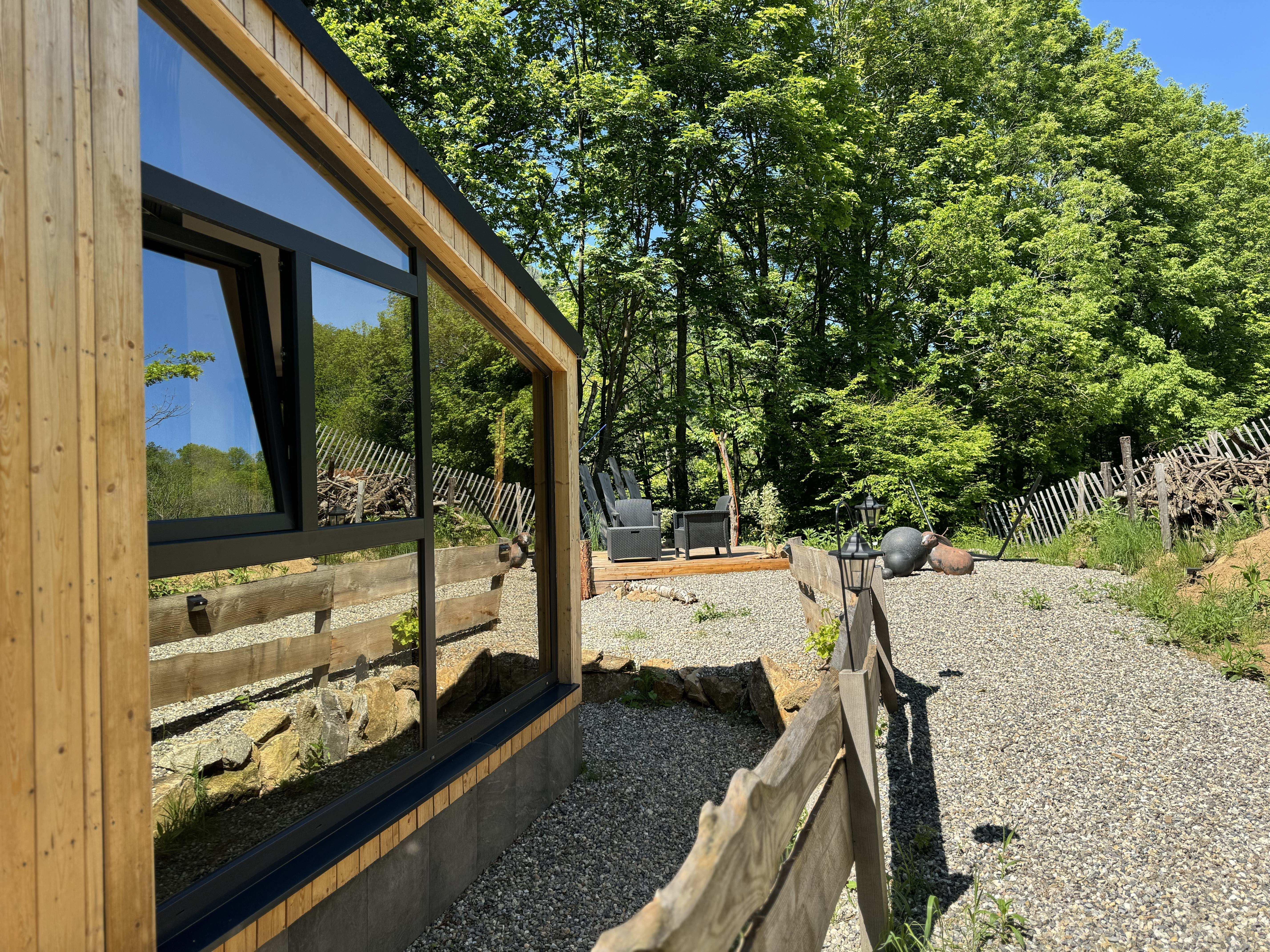 La Maison Petite-Ourse : une cabane avec bain nordique en Alsace à Orbey — espace de vie