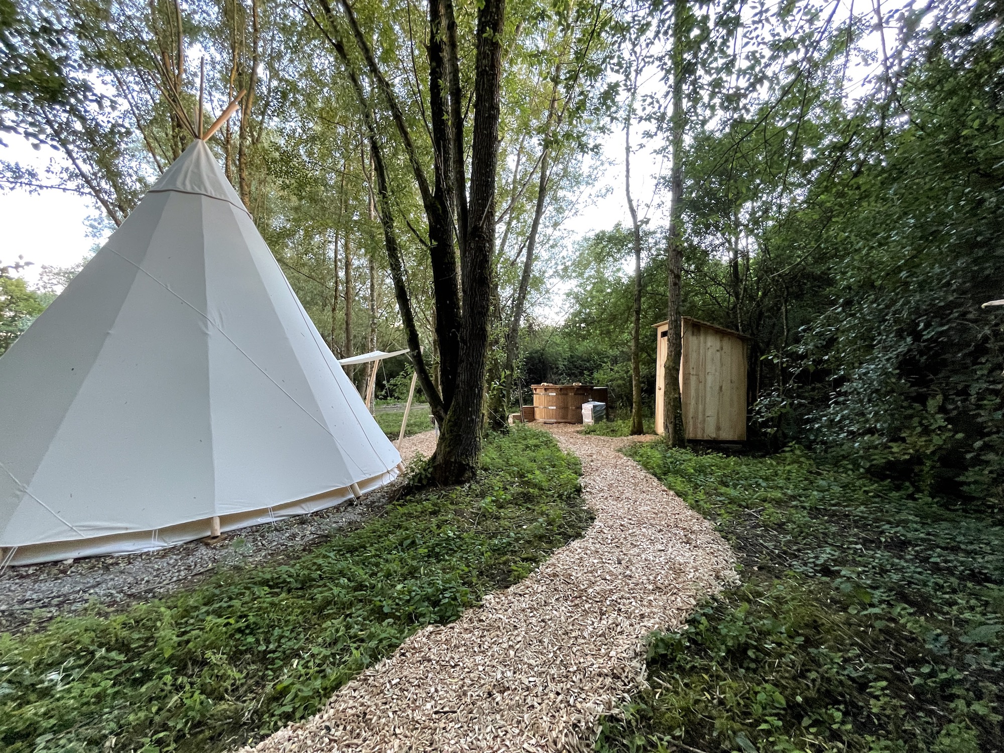 Tipi Leïka — Nuit romantique avec spa à Côte-d'Or à Dijon — détail architectural