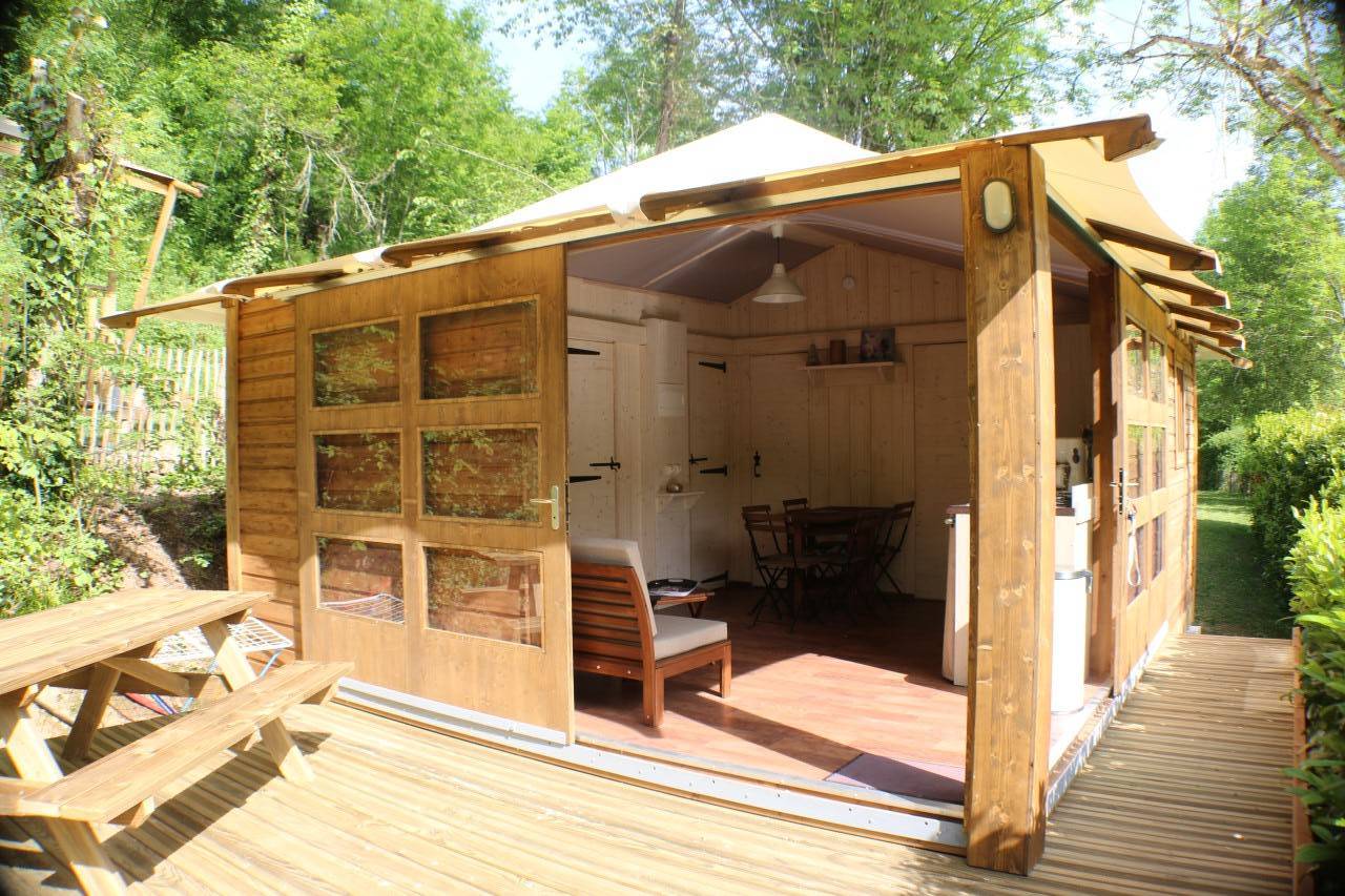 Bali Lodge : un refuge safari au cœur de l'Auvergne à Saint Constant — vue intérieure