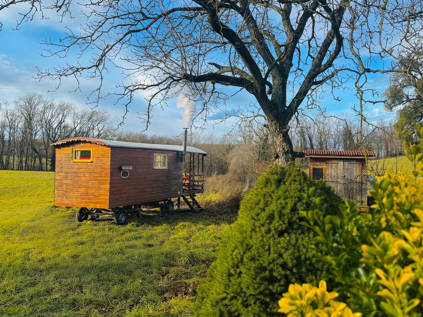 La petite roulotte de Vallin — Roulotte cosy avec vue dégagée à Torchefelon (Isère)