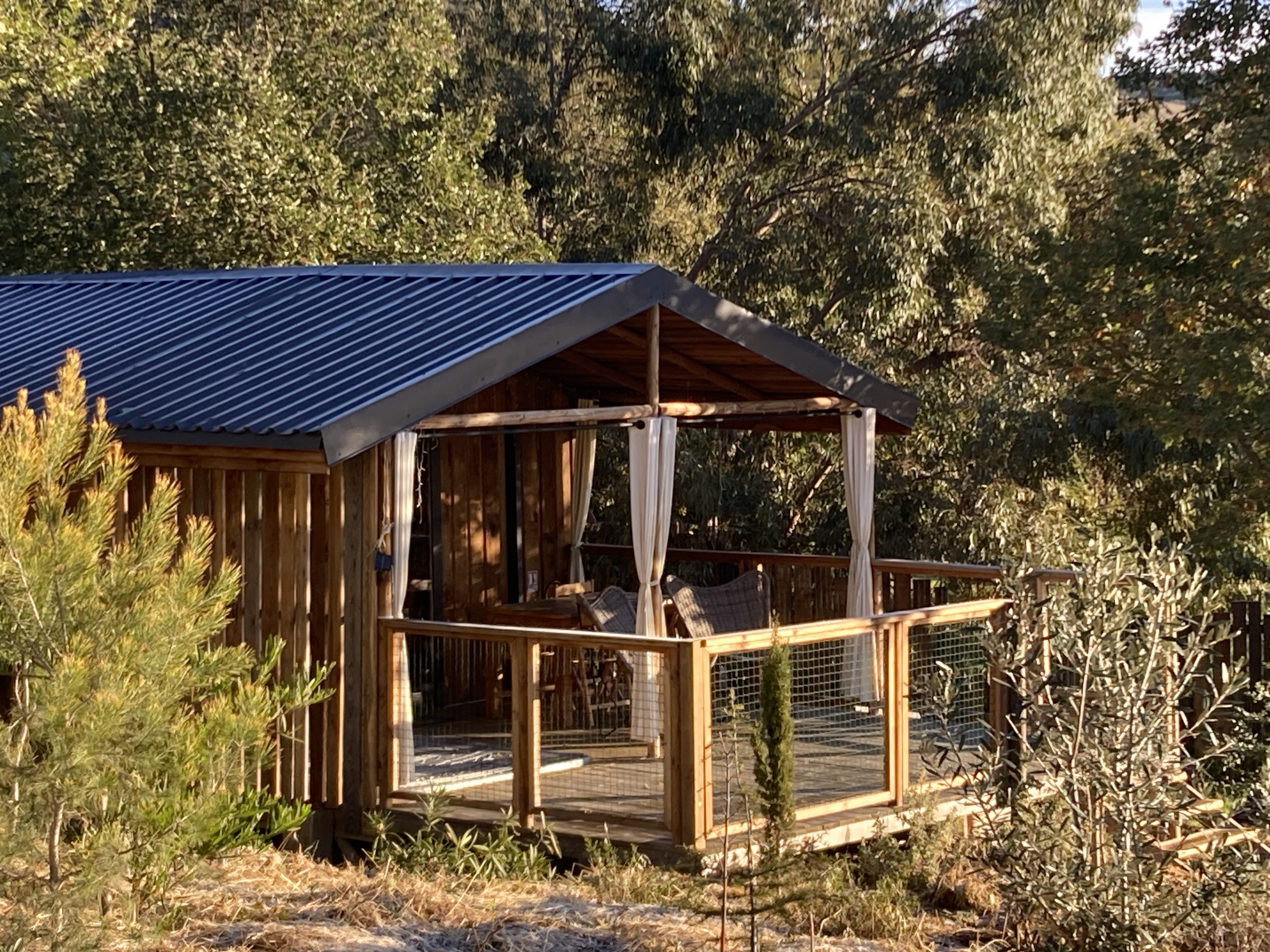 Cabane sur pilotis La Dame du Château avec spa privatif