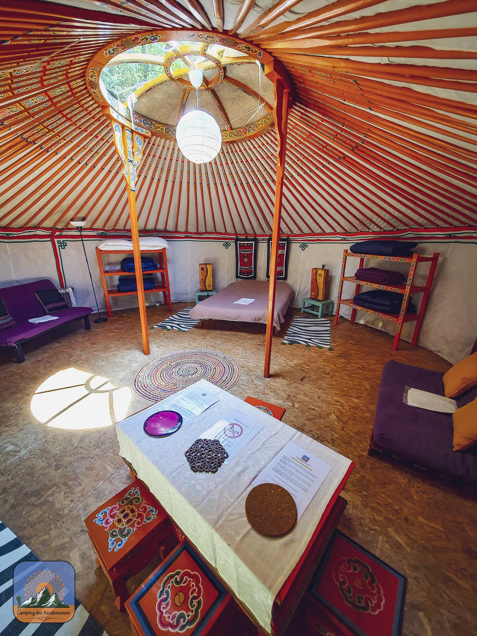Évasion en Yourte XL : un cocon en Languedoc-Roussillon à Fenouillet — espace de vie