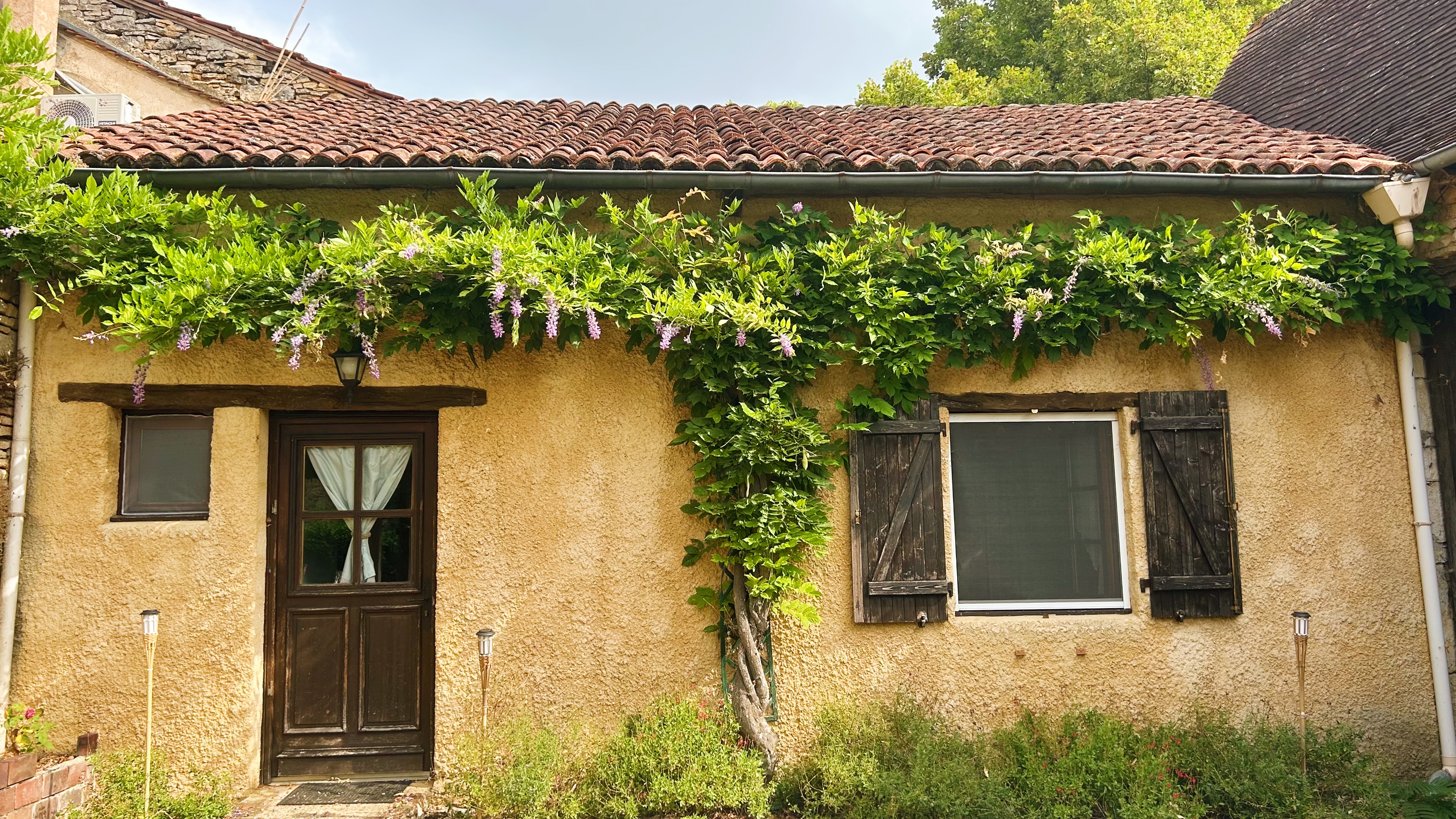 Studio Châtaigne — Maison insolite avec spa à Dordogne à Alles-sur-Dordogne — vue intérieure