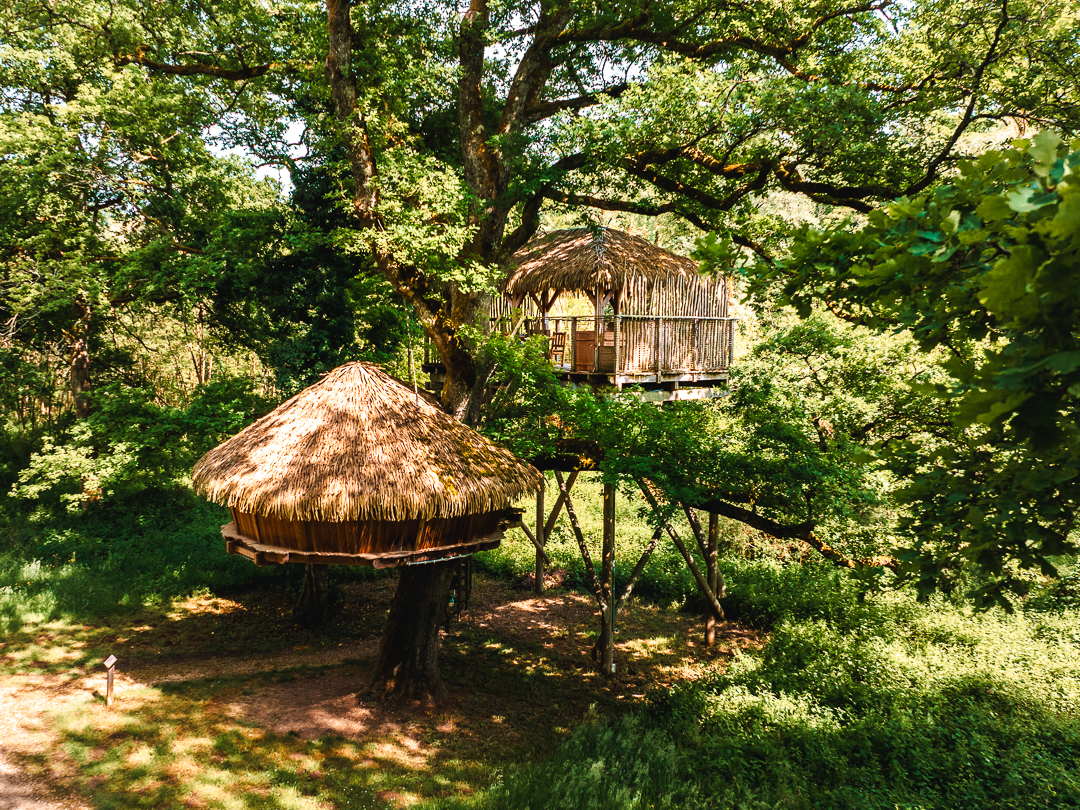 Cabane Spa Rêveuse : une évasion enchantée dans les arbres — Cabane à Chassey-Lès-Montbozon