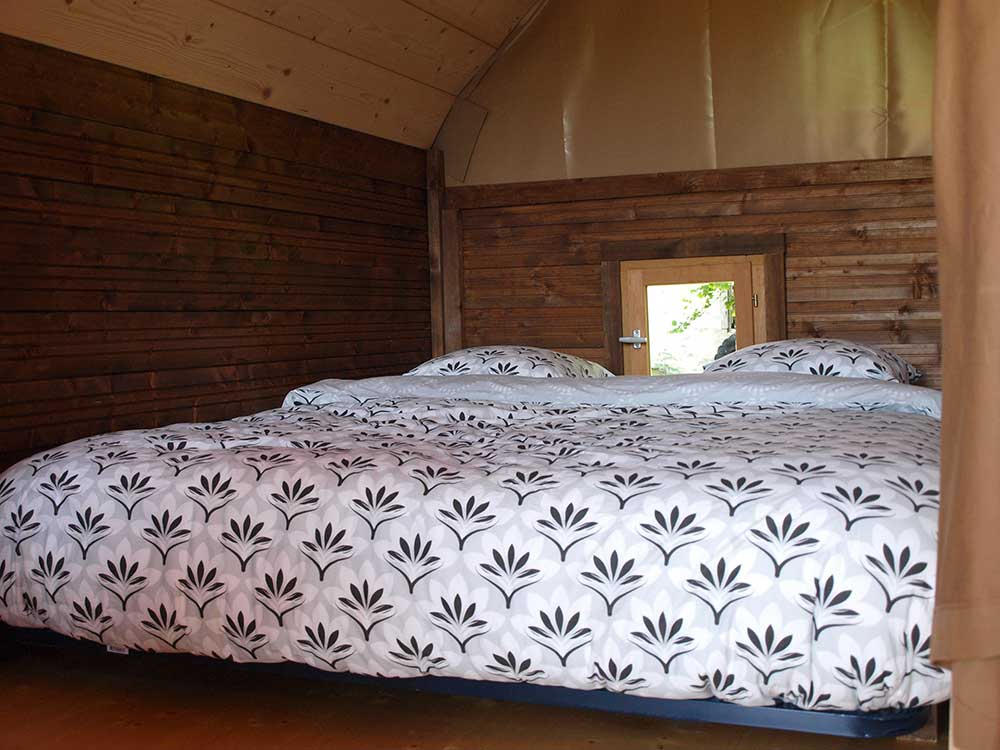 Tente Thym — Escapade insolite avec spa à Creuse à La Nouaille — chambre
