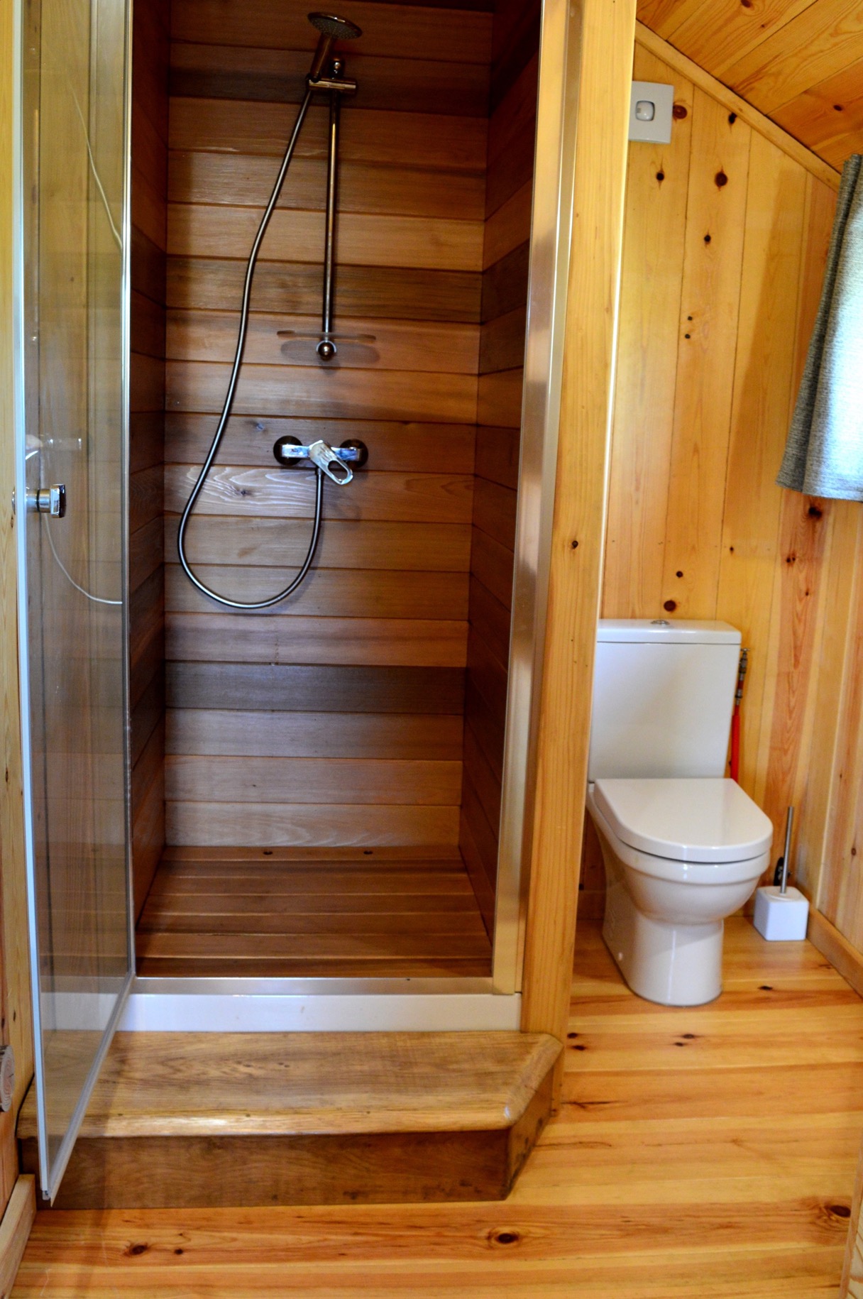 Cabane Spa Échappée Belle : une expérience unique en Picardie à St-Léger-Aux-Bois — détail architectural