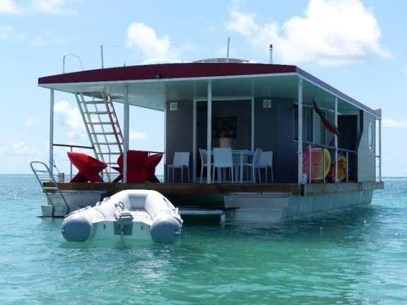 Aqua Lodge le Rêve flottant — Maison insolite avec terrasse panoramique à Terre-de-Haut (Guadeloupe) à Terre-de-Haut — environnement naturel