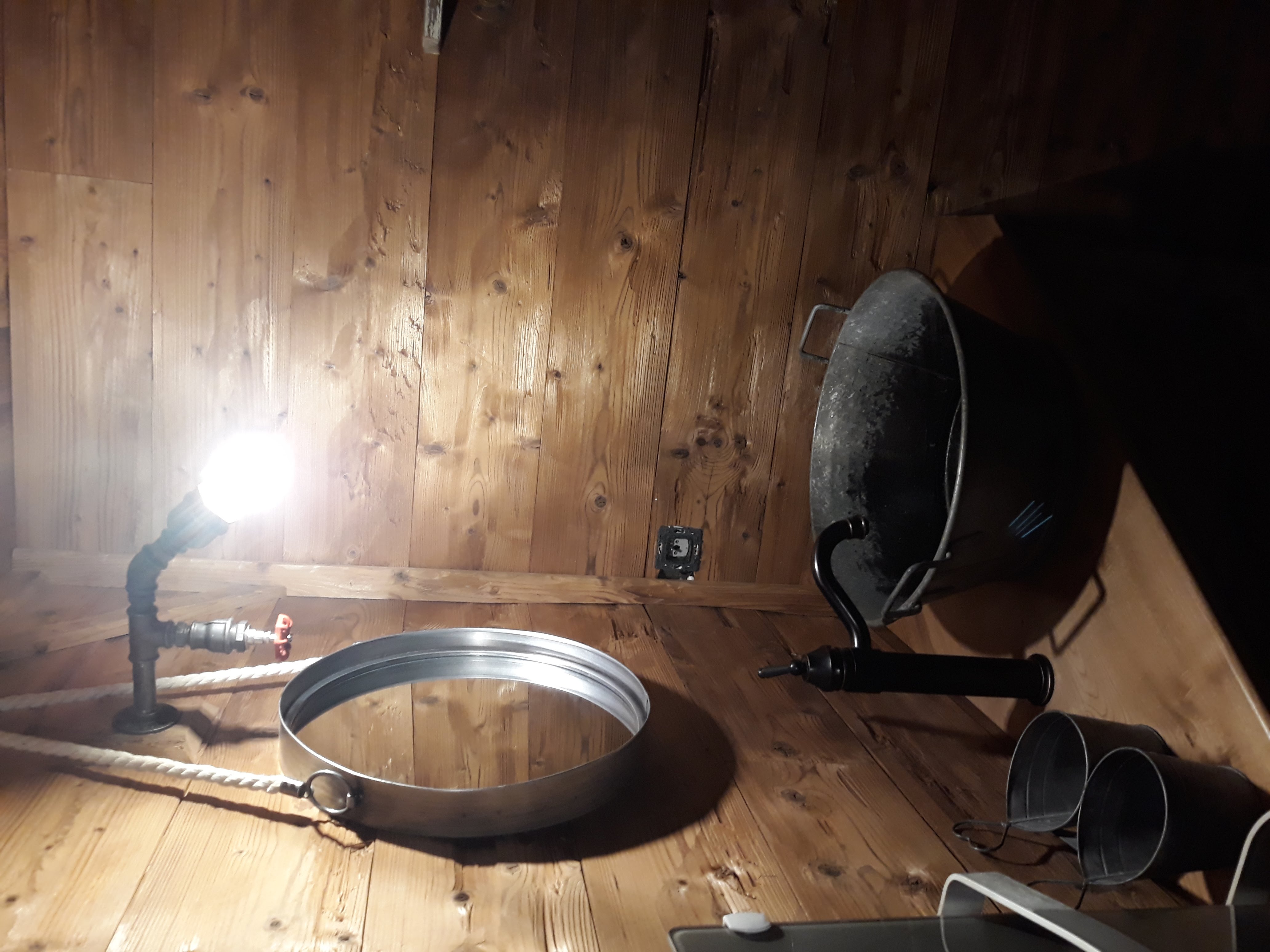 La Mine des Cristalliers — Chambre à thème avec spa à Savoie à Chambéry — salle de bain