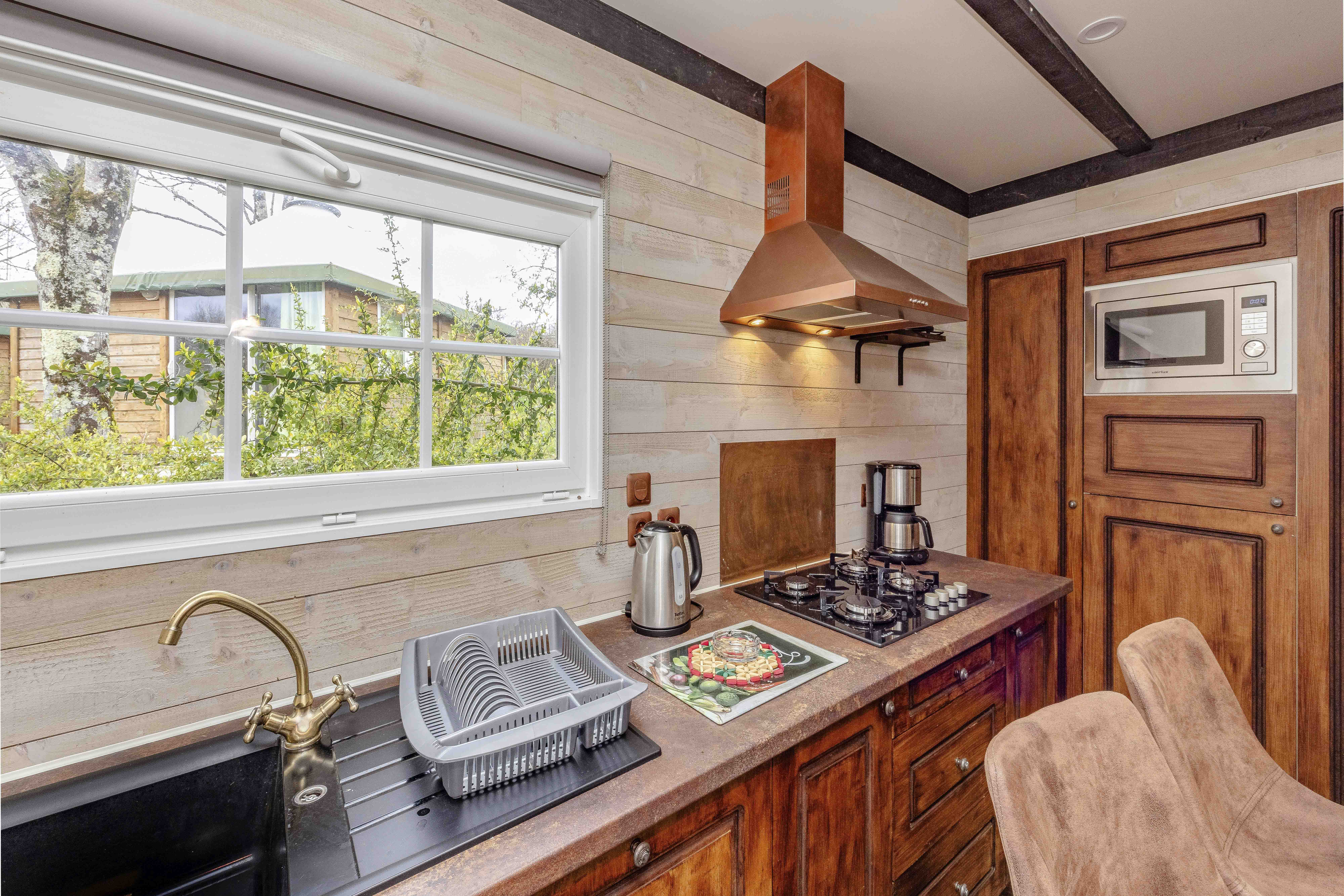 Mobil-home Saloon & SPA privatif — Cabane avec spa à Les Auzerals, Tarn à Rabastens — environnement naturel