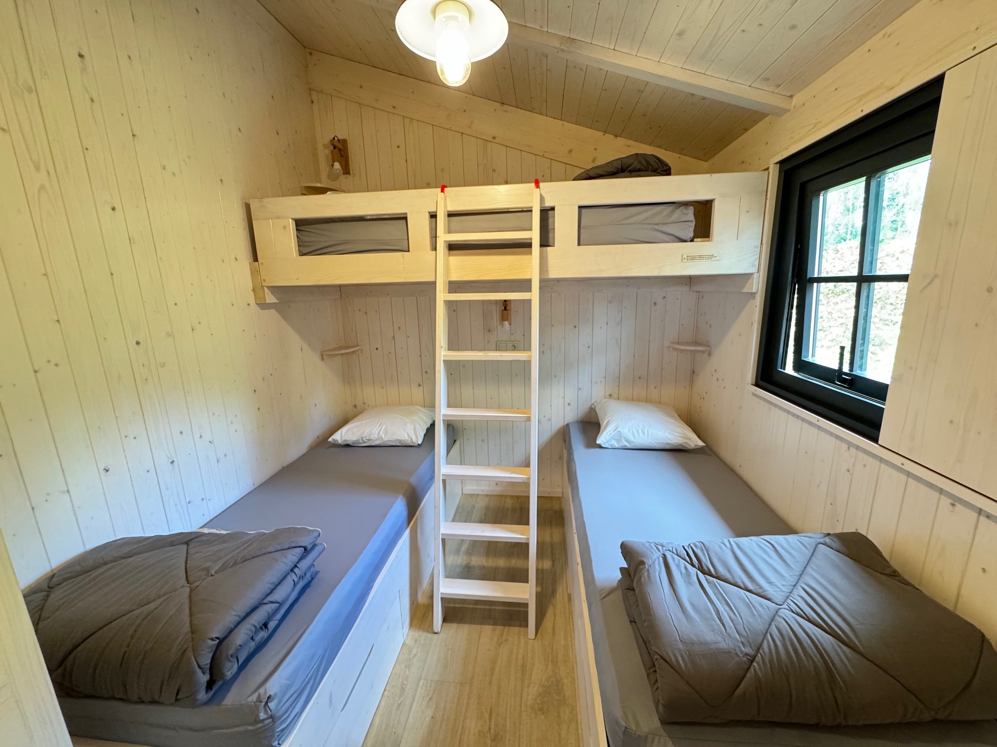 Photo 6/9 — Cabane « Cabane Premium sur pilotis en Aquitaine : une expérience unique » à Saint-Astier Dordogne