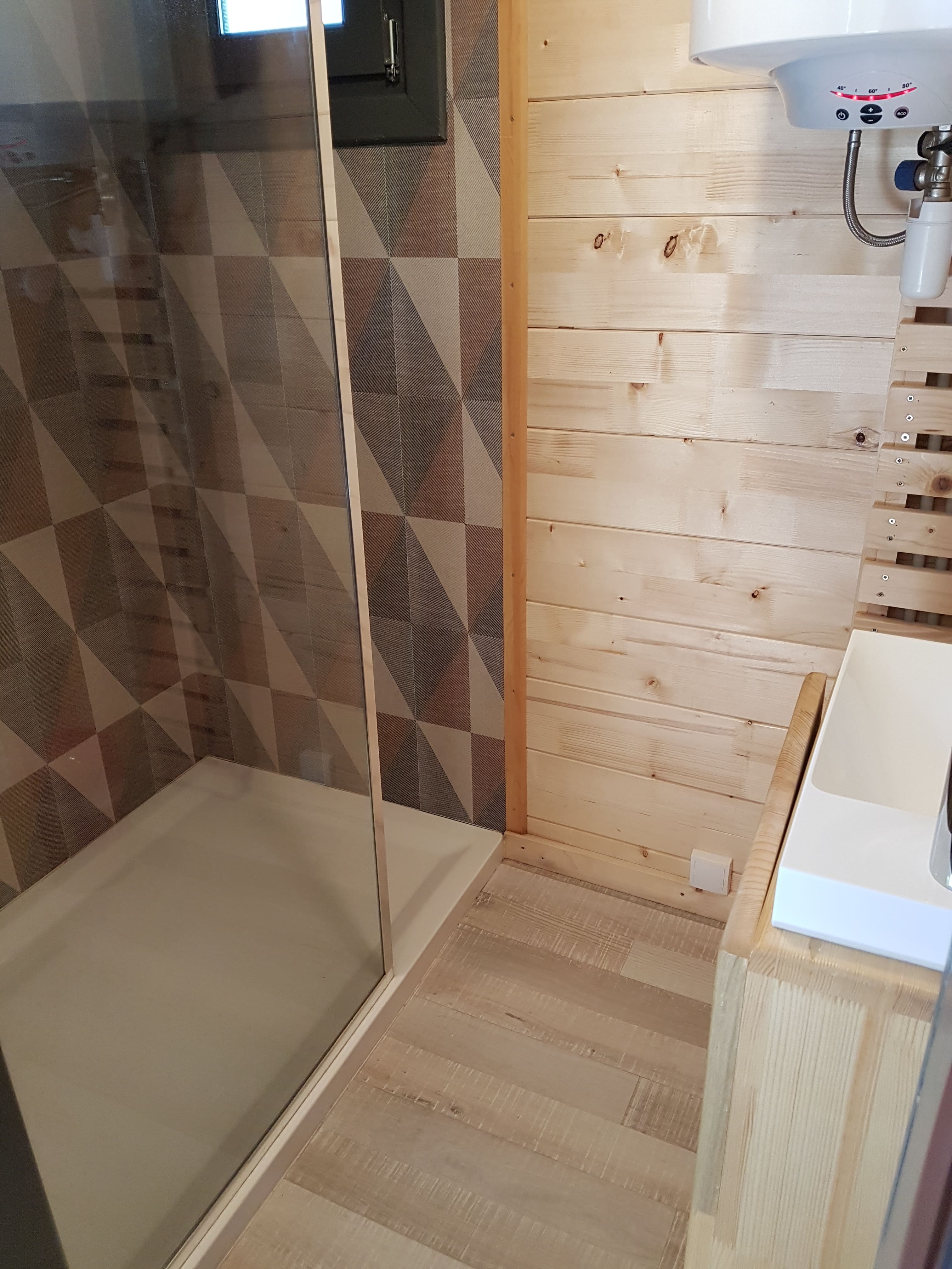 La Cabane familiale D’Hansel : un refuge enchanteur en Champagne-Ardenne à Bar Sur Aube — vue depuis la terrasse