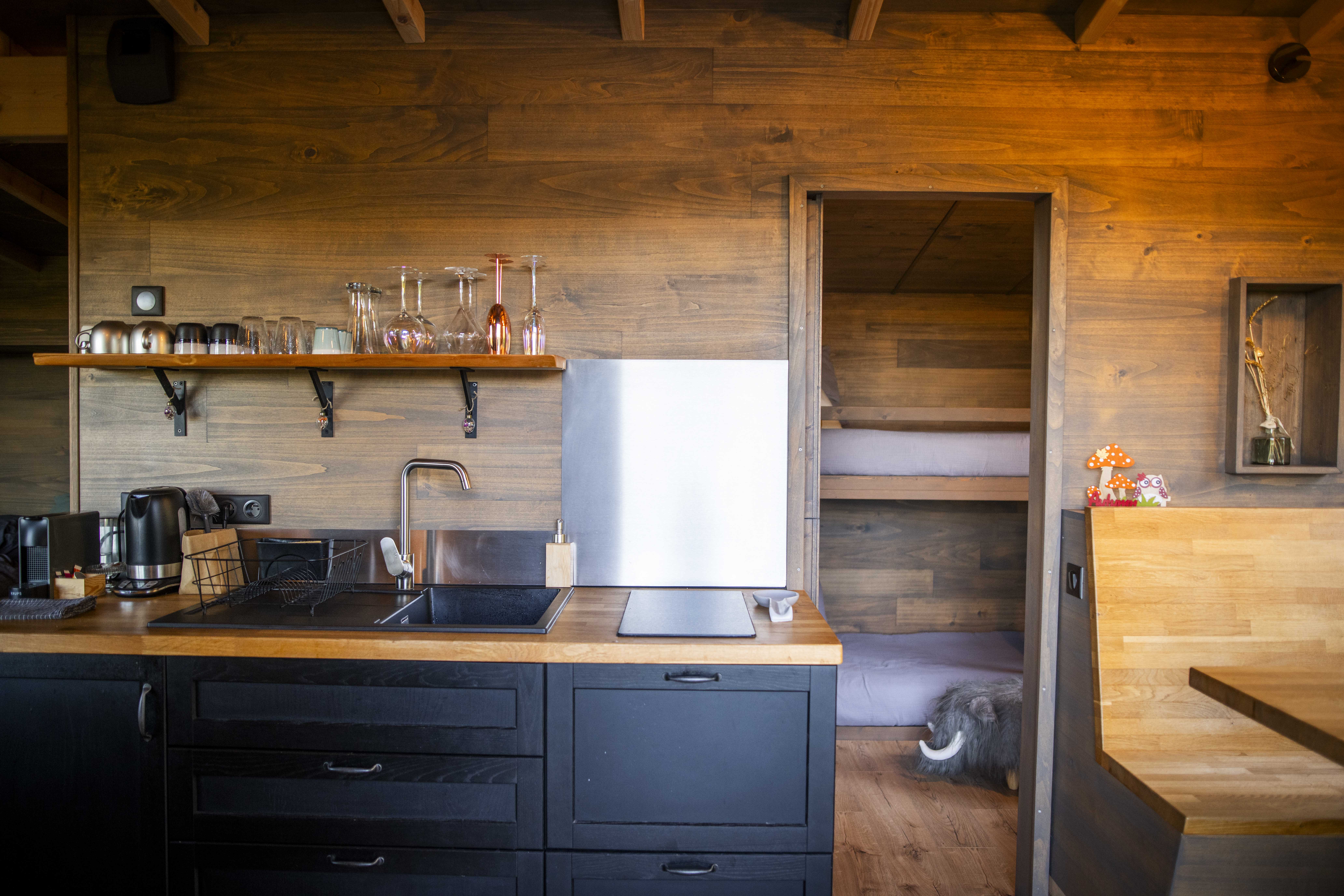 La Cabane du Haut & Spa : une expérience suspendue en Midi-Pyrénées à Labastide-Gabausse — détail architectural