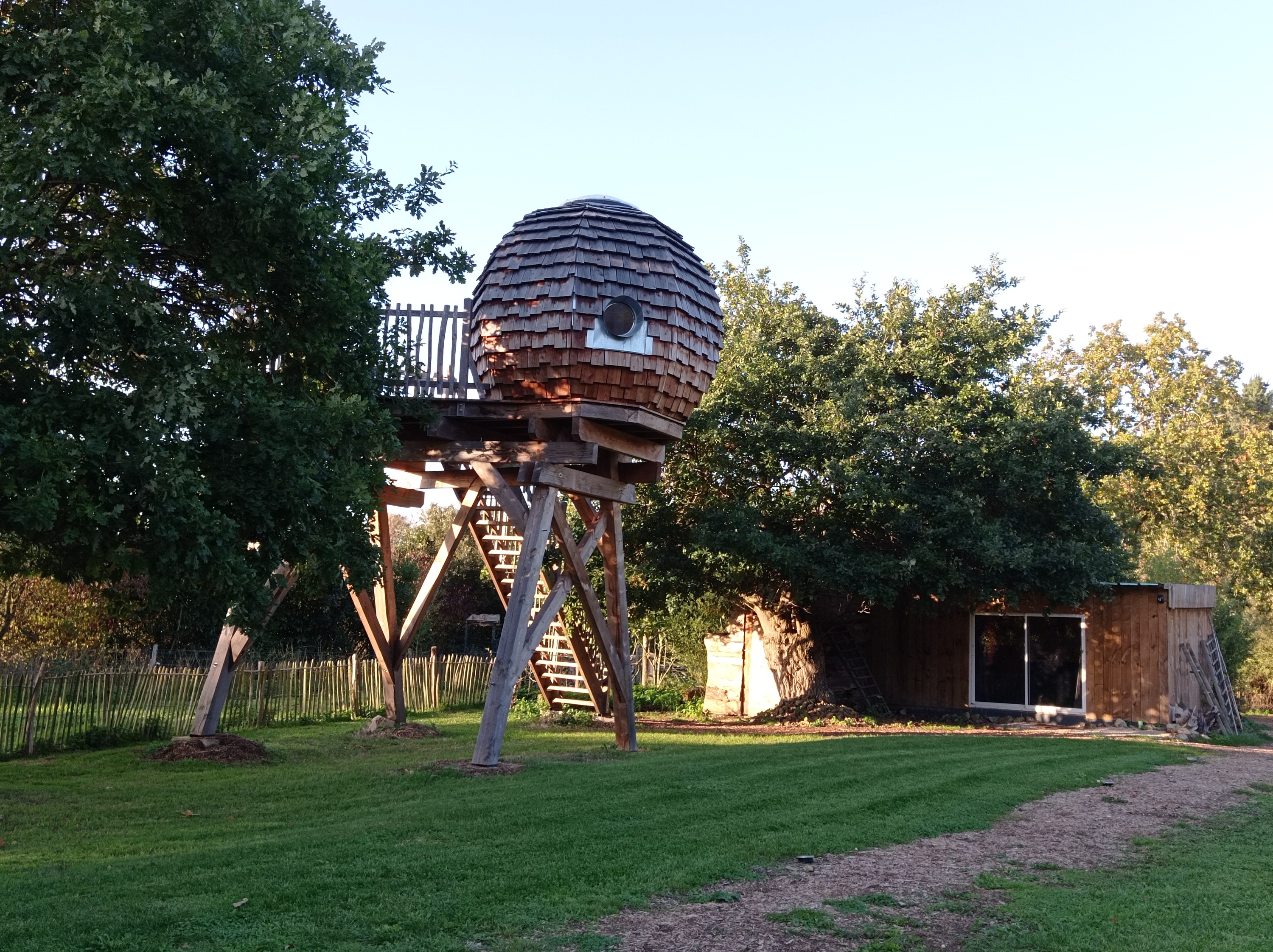 Cabane perchée Le Lovelit — Nuit romantique à 4m en Côtes-d'Armor