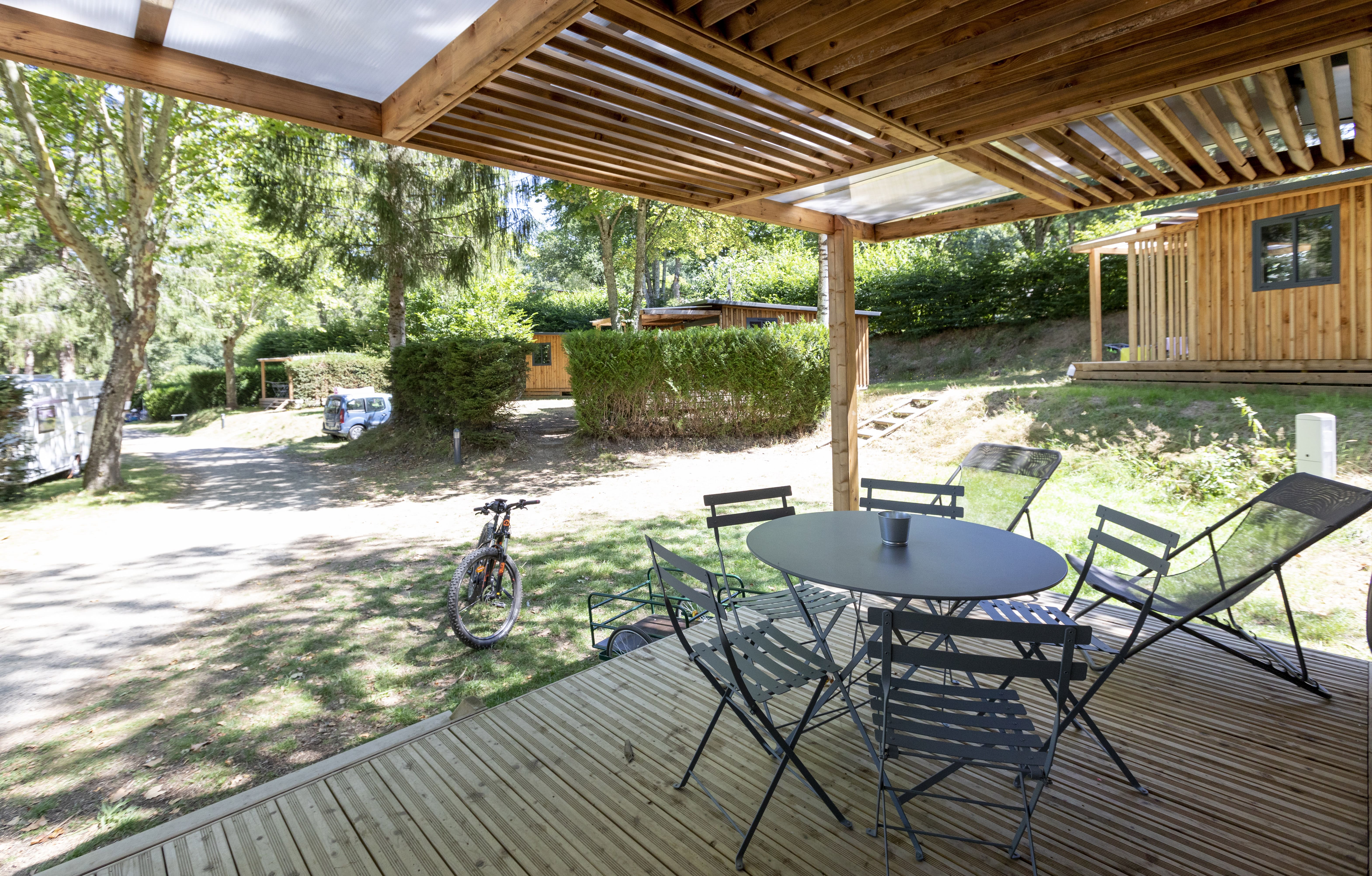 Chalet Evasion Lac de la Siauve — Cabane avec spa à Cantal à Lanobre — espace de vie